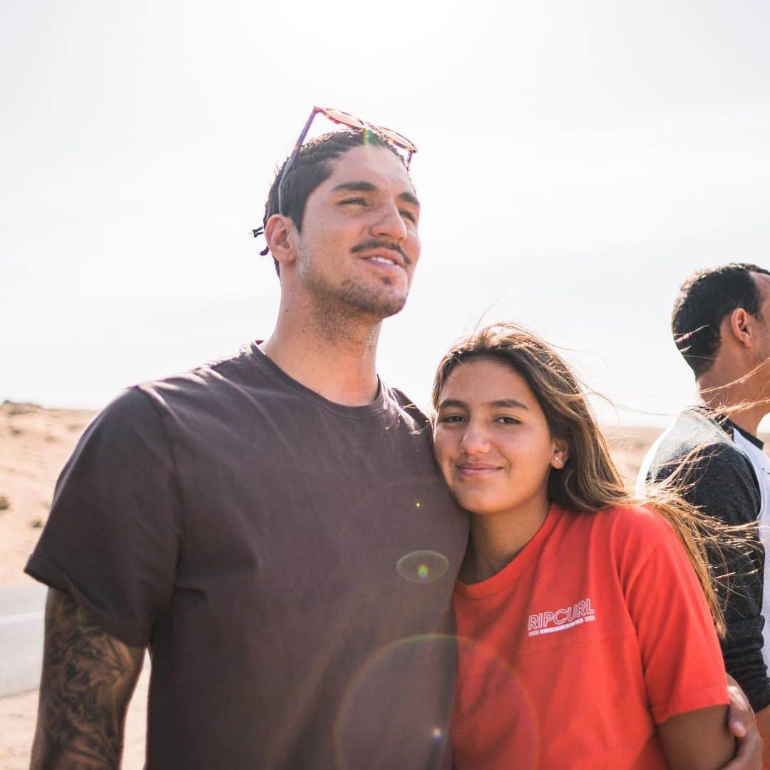 ガブリエル・メディーナのインスタグラム：「Feliz aniversário minha eterna pequena,  TE AMO MUITAO! aquele bla bla que eu acabei de te falar no facetime. Sou mt apaixonado por voce, bjo te amo tchau ❤️ @sophiamedina   Happy birthday to my sis! ❤️ love ger So so so much」