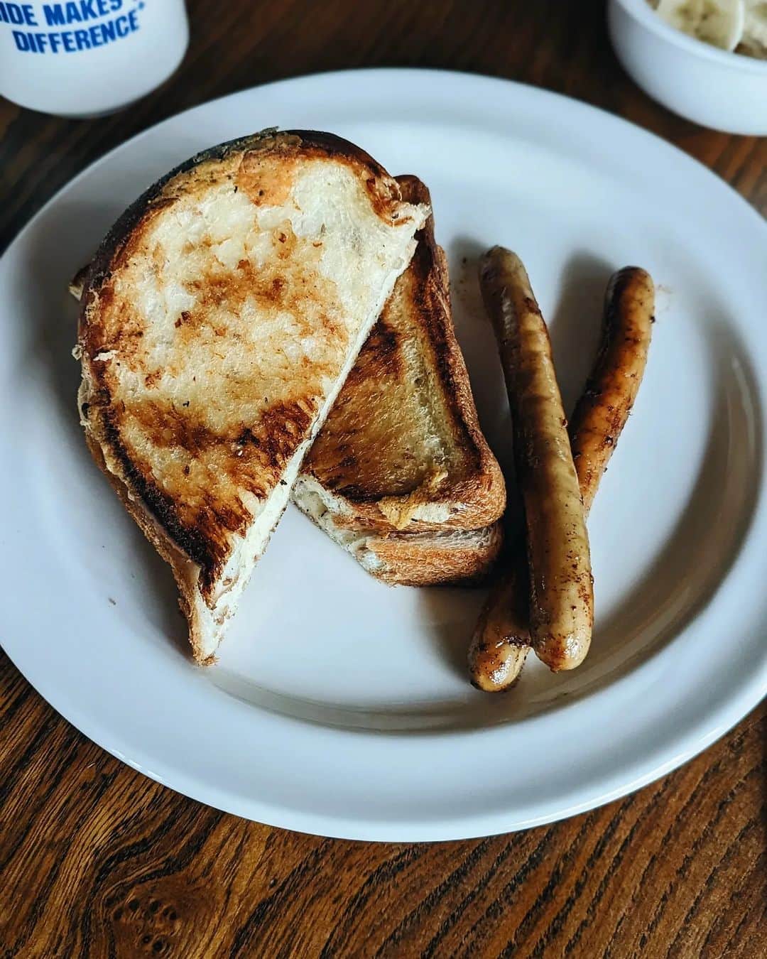 tamiさんのインスタグラム写真 - (tamiInstagram)「* #朝食 *  チーズサンドトースト ベーコンエッグ 菜の花・ベーコン・卵サンド  チーズサンドトースト 両面バターで焼きながら作るし なかなかの高カロリーだけど、 これが美味しくて、ス・キ…🫣  🍞 ライ麦トースト 阿蘇牛乳のミルクブレッド 全粒粉食パン * #朝食 #朝ごはん#モーニング#パン #タカキベーカリー#朝ごパン #ワンプレート#サンドイッチ #食事#暮らし#食事の記録 @takaki_bakery_official」5月16日 8時59分 - tami_73