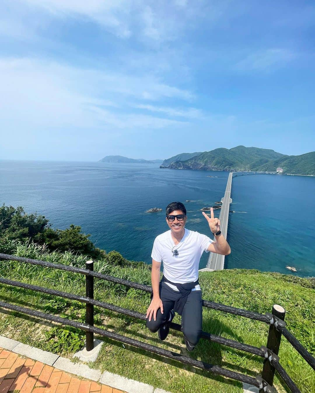 前園真聖さんのインスタグラム写真 - (前園真聖Instagram)「薩摩川内市にある甑島。 大自然の景観が残る素晴らしい場所です👍 #薩摩川内市  #甑島」5月16日 9時05分 - maezono_masakiyo