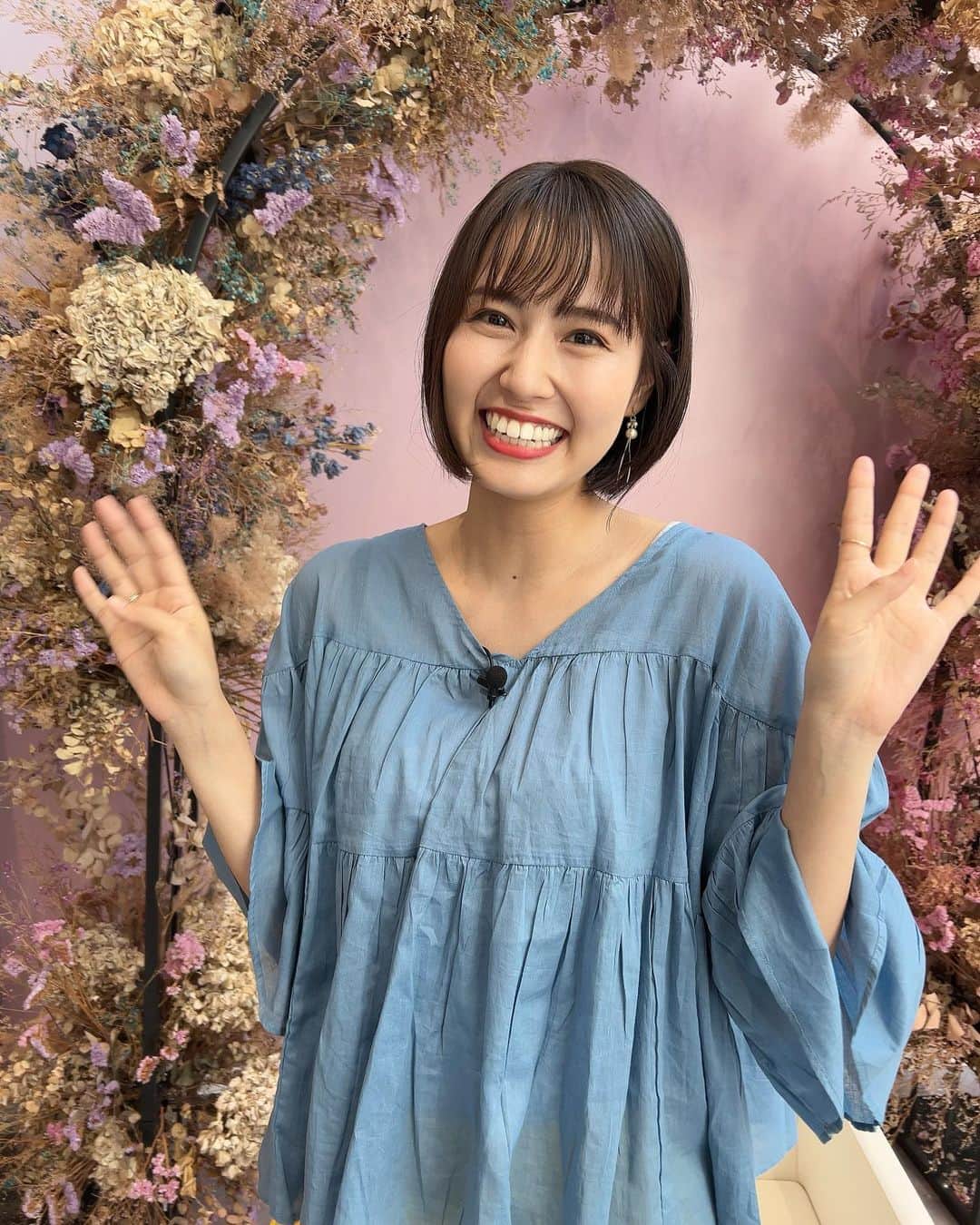 のインスタグラム：「・  おはもに！！  昨日も、RKB コモンセンスの収録ばりたのしかったー😍  いつもいい意味で疲れて、その後のご飯がばり美味しいっちゃん✨  すごく豪華なゲストさん方方に来ていただきました！！🤫 ・  沢山笑って、本当に好きな事を仕事に出来とるなぁって実感する🥰  ・  今日も深夜1時28分〜 RKB『コモンセンス』放送やけん、見てください🕺🏻♡」