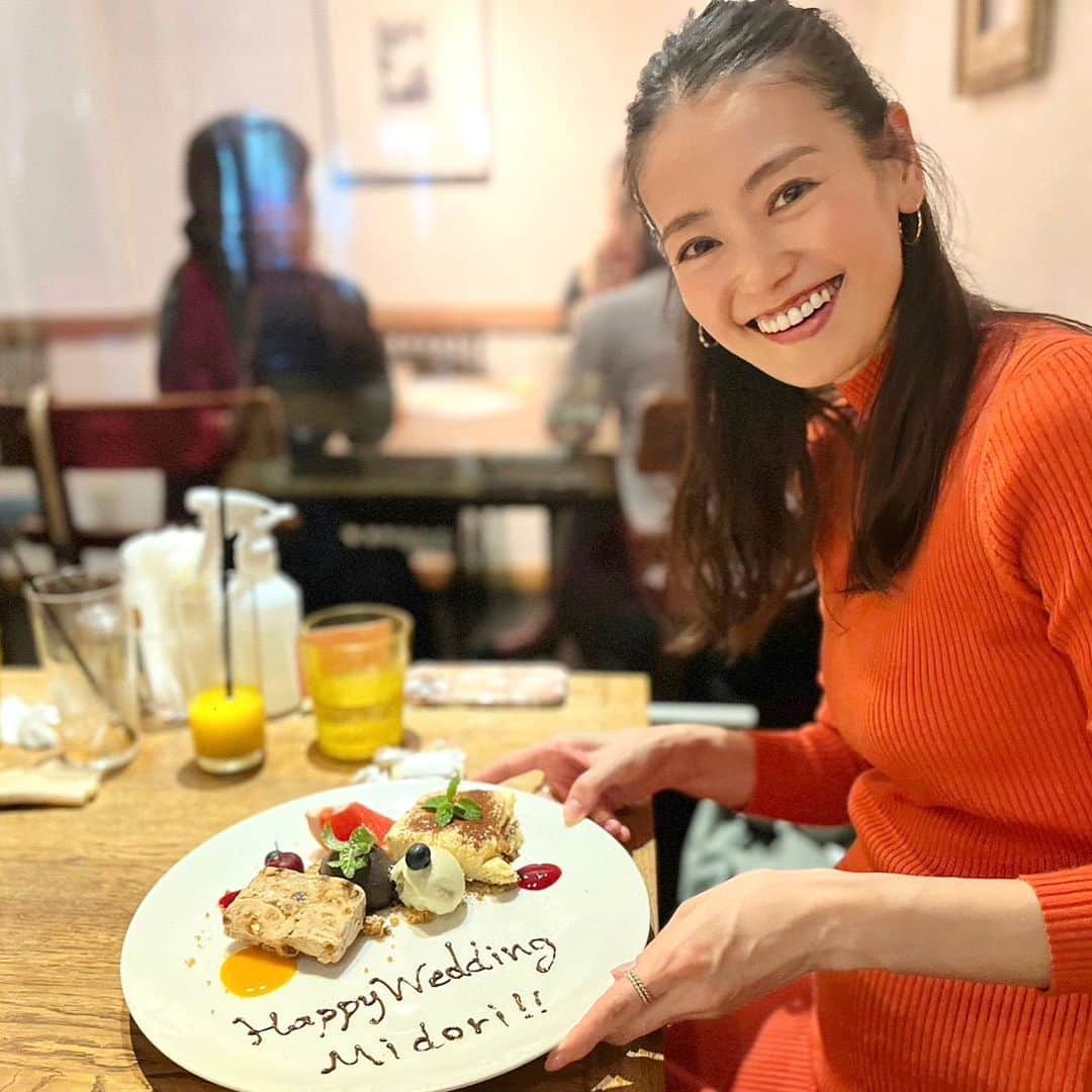 のインスタグラム：「皆さま、沢山のあたたかいメッセージ、本当にありがとうございます☺️🤍  お腹の子を第一に、無理せず過ごしていきたいです😌」