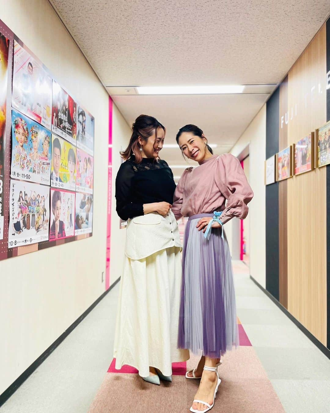 中川真依さんのインスタグラム写真 - (中川真依Instagram)「. オールスター合唱バトルでは @cawaii_official_ さんのお衣装を 着用させて頂きました🥰  普段あまり着ないガーリーな感じで新鮮💃✨  写真は、いつも明るい @kiyosawaemiko さんと😆✨ 今回の収録は、恵美子さんが一緒だったので めちゃくちゃ心強かったです😍 ありがとうございました❣️  Twitter🕊 https://www.rakuten.ne.jp/gold/onepi-c/sp-a.html  #オールスター合唱バトル #アスリートチーム #衣装 #kawaii」5月16日 10時19分 - maimai.47