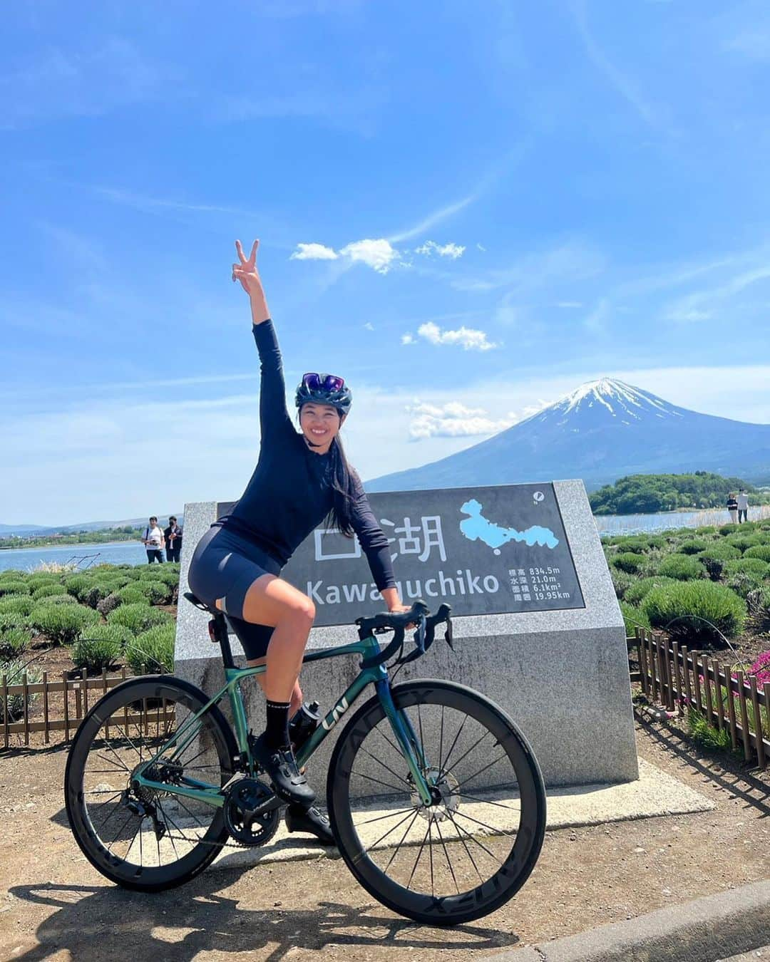 平良エレアのインスタグラム：「荒川平坦民の富士ヒルチャレンジ✌️  初の富士ヒル試走タイム 1:40'20 久々ヤビツ峠試走タイム 44'50  なーんも参考にならん🤷‍♀️笑  TTするつもりで走ってないではあるけど。。 それにしてもよ。  ヤビツ峠は富士ヒルの〜 都民の森は富士ヒルの〜 って周りが言うもんだから目安にしたけど それぞれ別物の登りだった🤪  とりあえず"お前は頑張れ"って話よな😤✨  現段階で富士ヒルは35分切りが限界かな！ 荒川平坦だけでどこまで登れるかやってみよーう🙋‍♀️✨  こうゆうのは楽しんだもん勝ち✌️  #ロードバイク女子 #ロードバイク #富士ヒルクライム #roadbike #cycling #자전거 #로드 #公路車 #自転車女子 #cyclistlife #cyclinglife #cyclist #cyclinglifestyle #instacycle #instacycling  #LivCOMMITTED #わたしとLiv #LivJP」