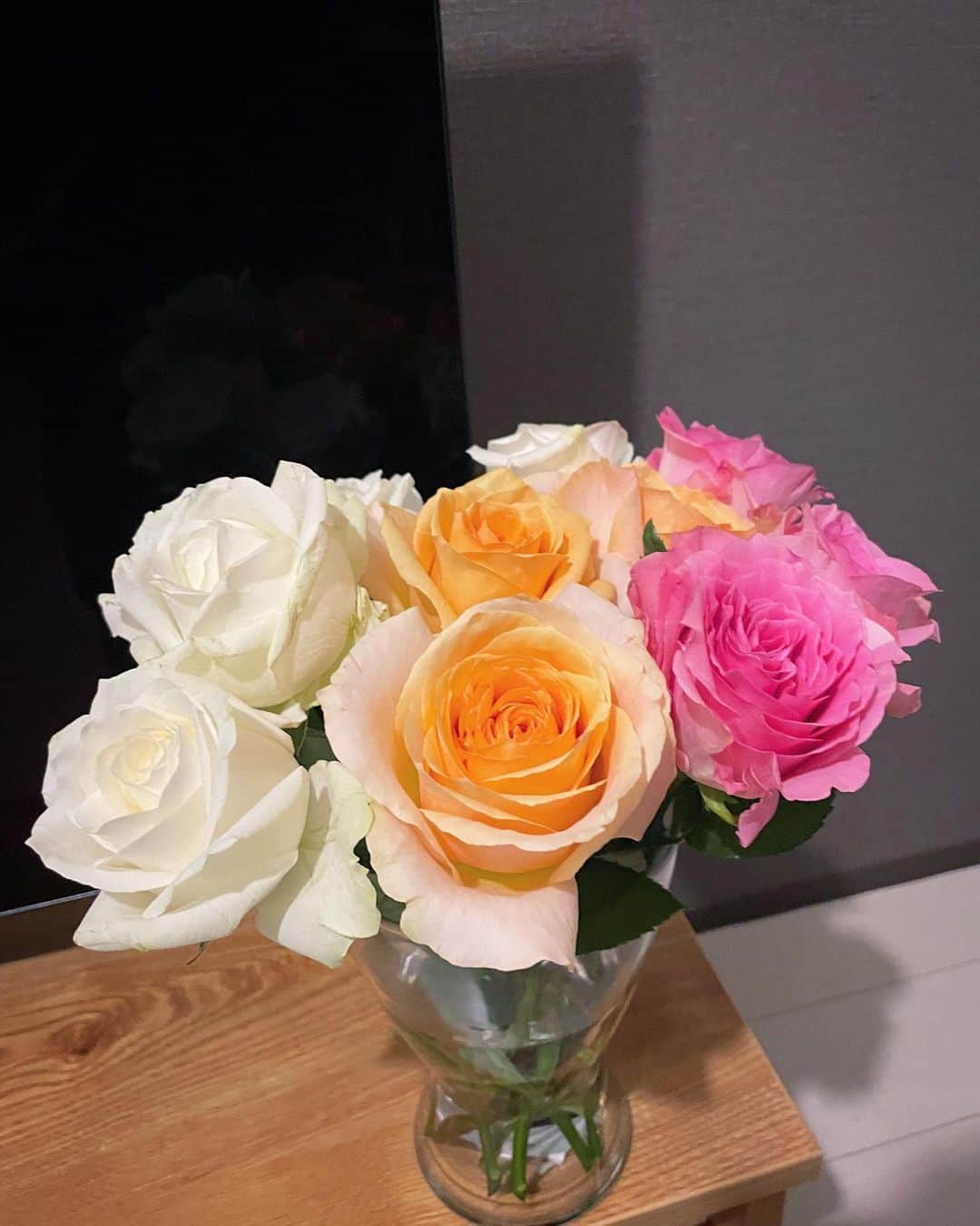 田中良子のインスタグラム：「#flower #お花 #花束 #バラ #お花大好き」