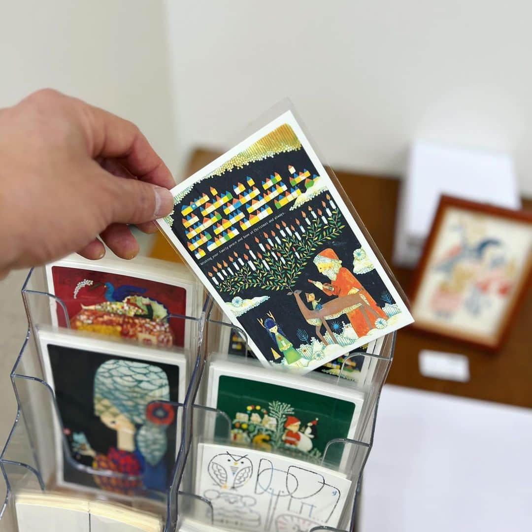 山田稔明さんのインスタグラム写真 - (山田稔明Instagram)「池袋のジュンク堂書店9階の福田利之さん「くりさぶろう」原画展を見てきた。やっとアクリルキーホルダー買えました。福田さんとくりさぶろうと夏にまた一緒に、ということになってますので皆さんぜひ8月19日（土）の週末に薄く印とメモをしといてください。 #福田利之 #くりさぶろう」5月16日 17時04分 - toshiakiyamada