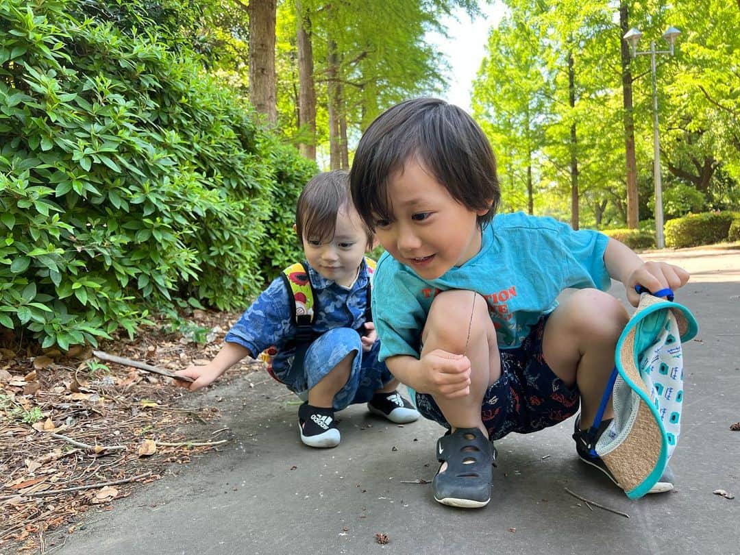 下田美咲さんのインスタグラム写真 - (下田美咲Instagram)「尊きゴールデンウィークの思い出。まるで動画のような静止画特集📷君たちのおかげで私は毎日が幸せだ。育てるの本当楽しい。  #ゴールデンウィーク #兄弟 #三歳差 #公園」5月16日 17時06分 - shimodamisaki815
