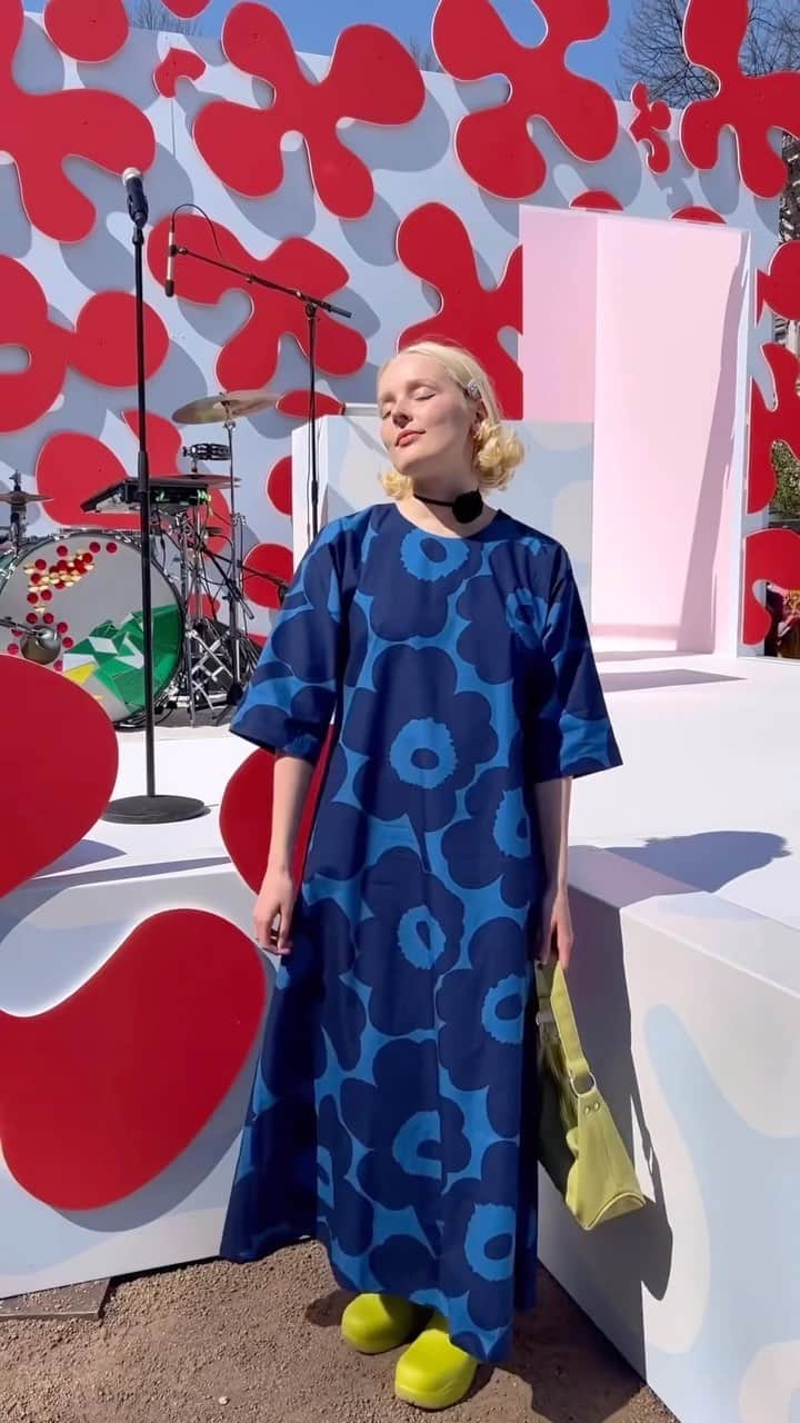 マリメッコのインスタグラム：「Marimekko Day with @emilia.tamminen 😍 PS. Our summer terrace, Marimekko Terassi, is open all summer long. We can’t wait to see you there! #marimekko」