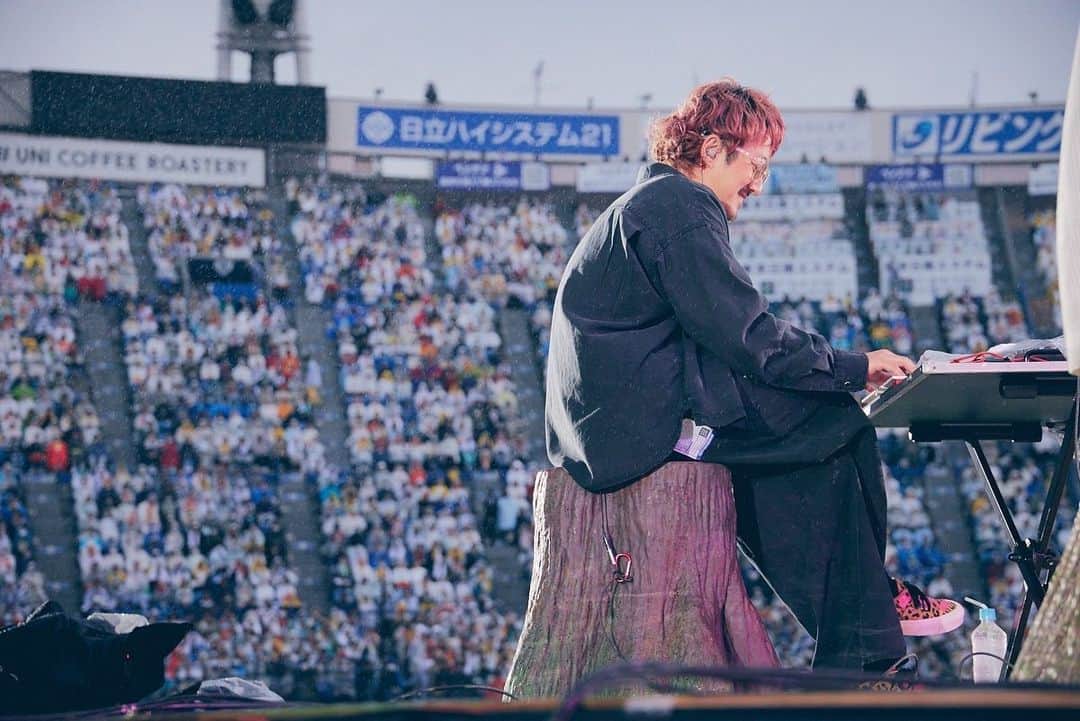 George のインスタグラム：「sumika 10th Anniversary Live Ten to Ten to 10 @ 横浜スタジアム  Photo by @tetsuyayamakawa   #sumika #TentoTen #テントテン #テンテン」