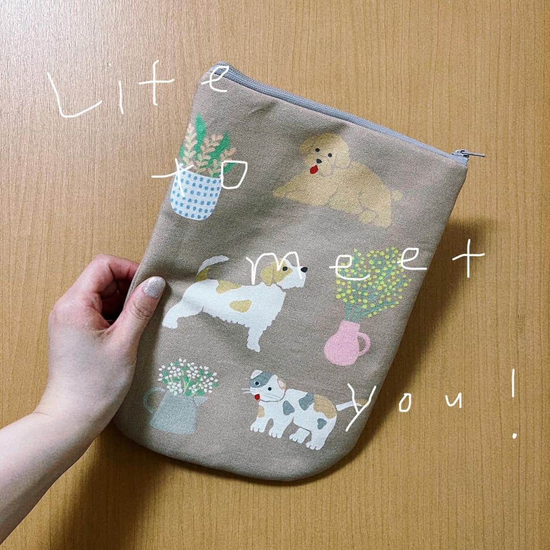 Nao☆ のインスタグラム：「Life to meet youでおきゃいもの👛🤎  きゃわいい〜🥹🤎🤎🤎 きゃわいすぎてポーチ好きドストライク🐕🐈🌱🤎  #LTMY #Lifetomeetyou」