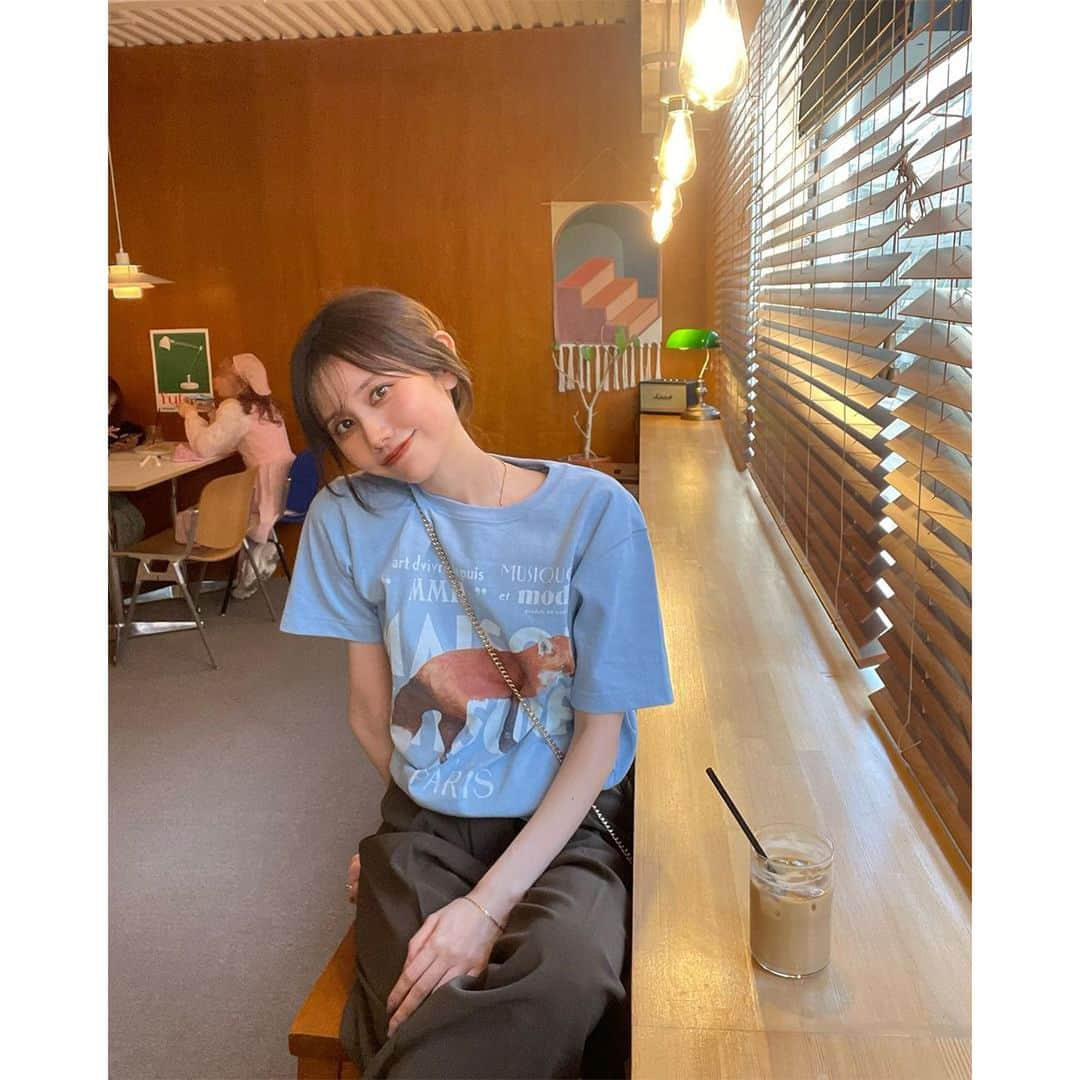 PATRA magazineさんのインスタグラム写真 - (PATRA magazineInstagram)「【個性的で人目を惹く！プリントTシャツ🌼🤍】  個性的で可愛く目立てる”プリントTシャツ”🎀  動物やスイーツなどいろんなデザインがあるよ🐰🍓  みんなも好きなデザインを見つけたらゲットしてみてね✨  ＼ thank you 🦢 ／ @ktmk___55 / @megu.03_03 @ay___grm118 / @a_me_24 @senaaaa0309 / @aoo____ao  今みんなの中で流行っている事やアイテムがあれば @patra__jp をタグ付けしてぜひ教えてね🔔  皆さんのすてきな投稿をぜひ紹介させてください！ . . #Tシャツ #プリントtシャツ  #Tシャツコーデ #夏コーデ #春コーデ」5月16日 12時00分 - patra__jp