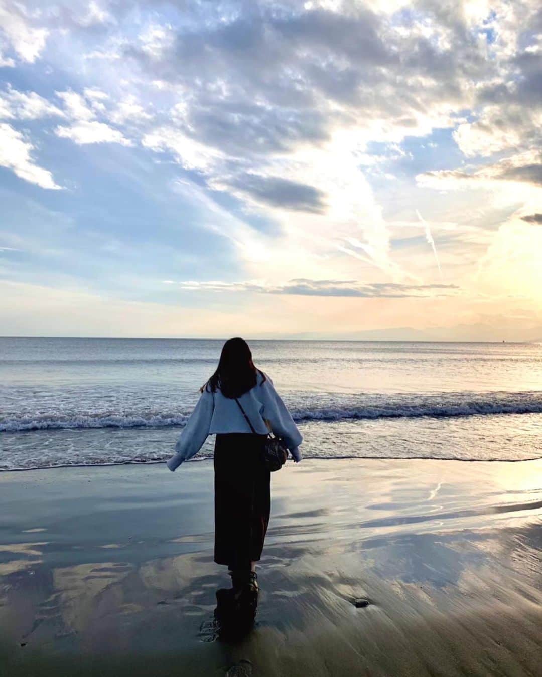 今井瞳さんのインスタグラム写真 - (今井瞳Instagram)「☁️ ㅤㅤㅤㅤㅤㅤㅤㅤㅤㅤㅤㅤㅤ ㅤㅤㅤㅤㅤㅤㅤㅤㅤㅤㅤㅤㅤ これは昨年の江ノ島、、かな？ 福岡おる時からドライブで 海を見に行くのが好き〜！ 眺めて帰るだけで満足度な人です。笑 ㅤㅤㅤㅤㅤㅤㅤㅤㅤㅤㅤㅤㅤ お休み1日あったら何して過ごしたいなぁって思いますか？🐈 ㅤㅤㅤㅤㅤㅤㅤㅤㅤㅤㅤㅤㅤ ㅤㅤㅤㅤㅤㅤㅤㅤㅤㅤㅤㅤㅤ ㅤㅤㅤㅤㅤㅤㅤㅤㅤㅤㅤㅤㅤ #江ノ島　 #休日の過ごし方  #instadaily  #きょうのいまい  #午後もがんばろう　 #今井瞳 ㅤㅤㅤㅤㅤㅤㅤㅤㅤㅤㅤㅤㅤ」5月16日 12時17分 - i_hitomi_0531