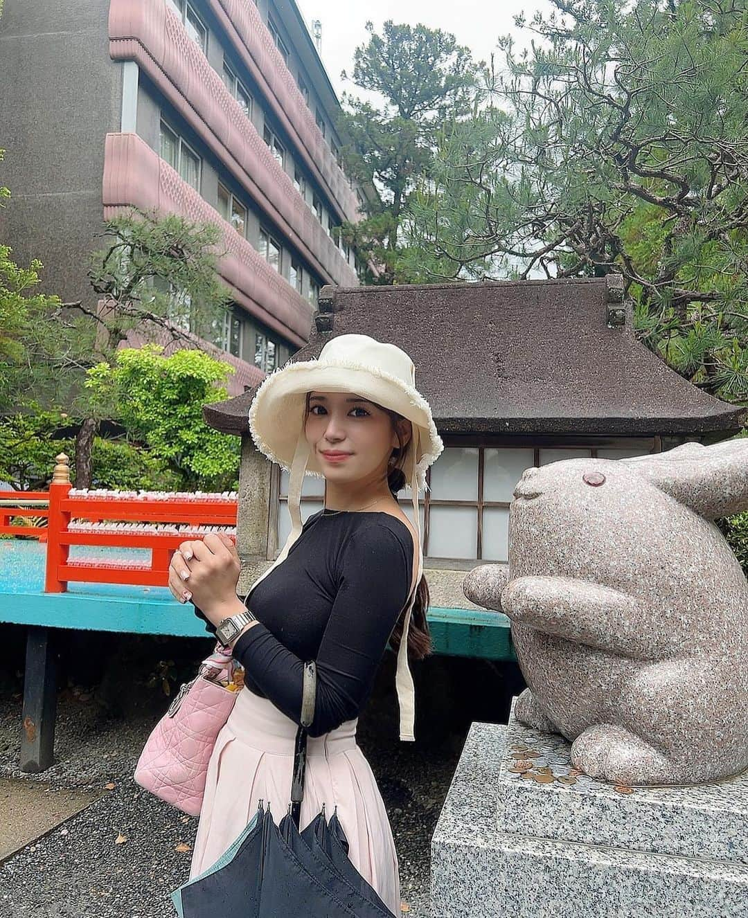 中村かなさんのインスタグラム写真 - (中村かなInstagram)「今年は卯年🐰 気になってたうさぎの神社 京都・岡崎神社へ⛩ ・ 境内にはうさちゃんがいっぱいで🐰 かわいすぎてきゅんきゅんでした💓 ・ 雨降りだったけど 貴船神社 @kifunejinja にも⛩ 奥宮まで行ってマイナスイオンたっぷり浴びてきました🌿 ・ ・ ・ ・ #岡崎神社 #貴船神社 #パワースポット #パワースポット神社 #パワースポット巡り #パワスポ #そうだ京都行こう #寺院 #神社 #神社巡り #神社仏閣 #京都観光 #京都旅行 #パワーチャージ #マイナスイオン #卯年 #兎 #うさぎ」5月16日 12時40分 - k777pime