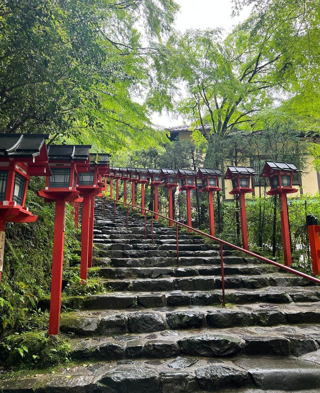 中村かなさんのインスタグラム写真 - (中村かなInstagram)「今年は卯年🐰 気になってたうさぎの神社 京都・岡崎神社へ⛩ ・ 境内にはうさちゃんがいっぱいで🐰 かわいすぎてきゅんきゅんでした💓 ・ 雨降りだったけど 貴船神社 @kifunejinja にも⛩ 奥宮まで行ってマイナスイオンたっぷり浴びてきました🌿 ・ ・ ・ ・ #岡崎神社 #貴船神社 #パワースポット #パワースポット神社 #パワースポット巡り #パワスポ #そうだ京都行こう #寺院 #神社 #神社巡り #神社仏閣 #京都観光 #京都旅行 #パワーチャージ #マイナスイオン #卯年 #兎 #うさぎ」5月16日 12時40分 - k777pime