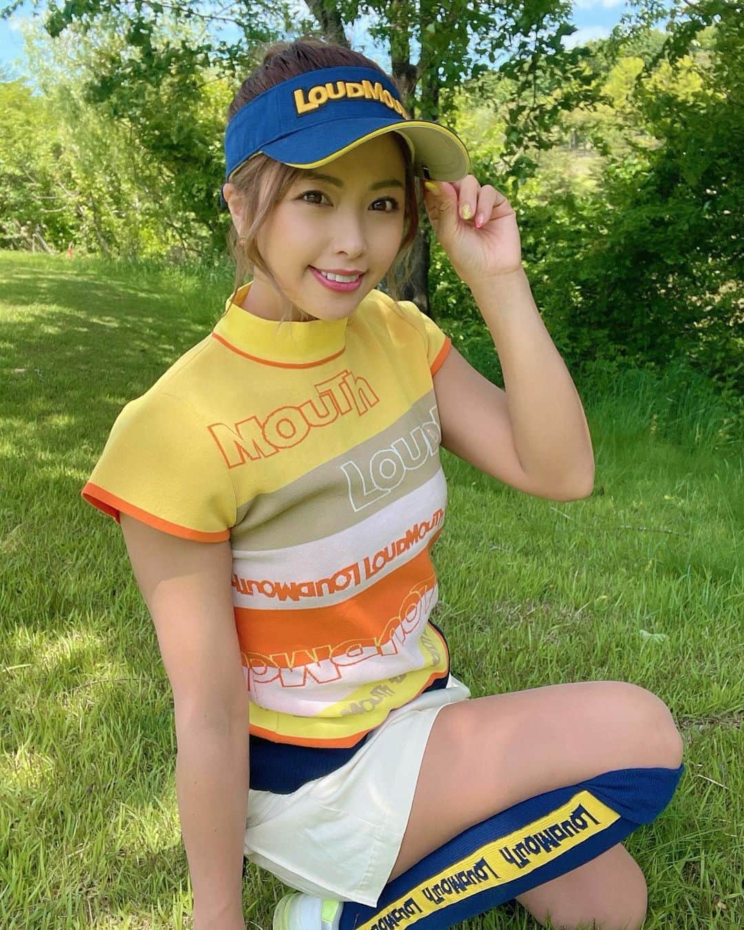 あおい夏海さんのインスタグラム写真 - (あおい夏海Instagram)「今日は晴れ❤️❤️ 最高に気持ちが良い‼️‼️ 今日もがんばるぞ！！  今日のコーデ 全身 @loudmouth_japan_official  @otalmg    #ゴルフ女子 #ゴルフウェア  #ゴルフコーデ  #ゴルフ女子コーデ  #ゴルフ場  #ゴルフコンペ #ゴルフ場  #ラウドマウス #ラウドマウスゴルフ  #LMGINZA #あおい夏海 #スポーツ女子  #スポーツウェア」5月16日 12時50分 - natsumi.aoi