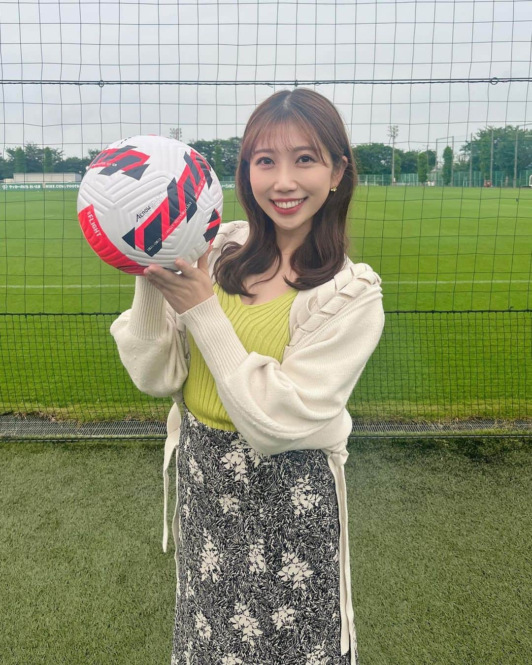 黒田菜月さんのインスタグラム写真 - (黒田菜月Instagram)「Jリーグ30周年！おめでとうございます⚽️🎉 #気象予報士 #アナウンサー #セントフォース #浦和レッズ #Jリーグ」5月16日 12時52分 - nyaaatsuki_krd