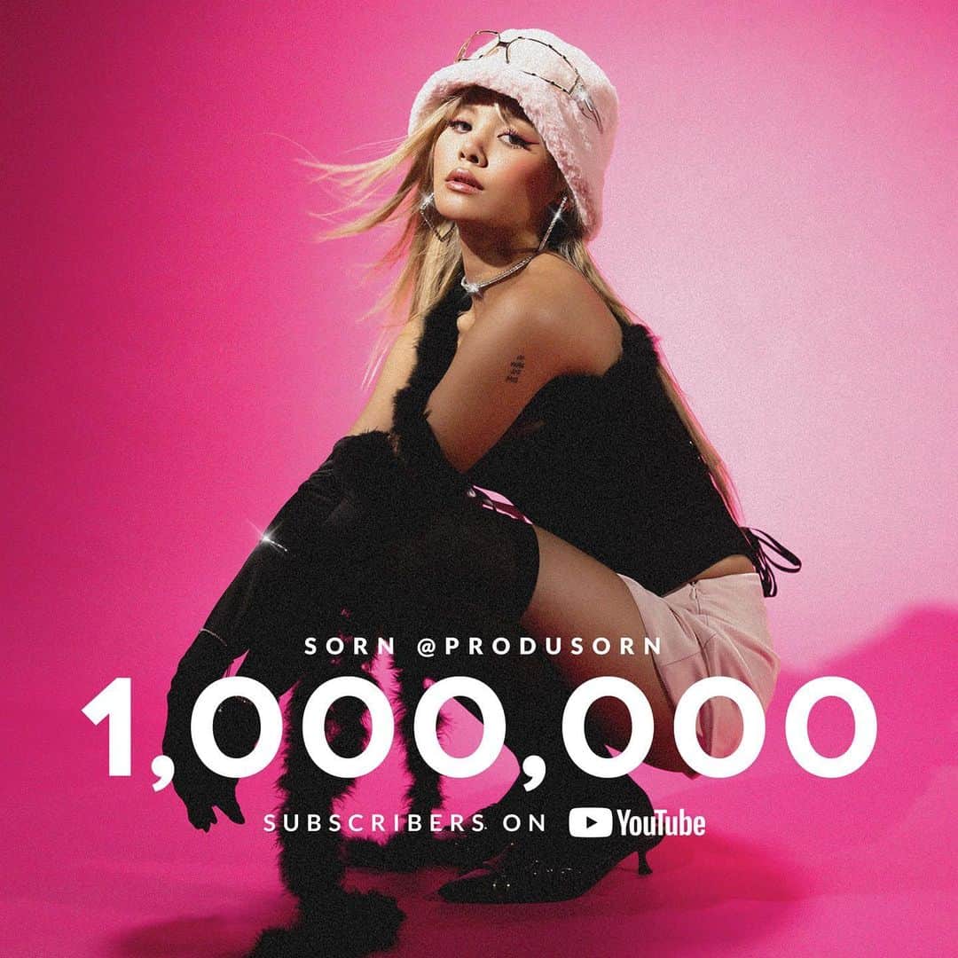 のインスタグラム：「My YouTube channel PRODUSORN has finally hit ✨ONE MILLION SUBSCRIBERS✨ today! I want to say thank you to every single one of you for always supporting me here. I love this channel like my own child because this was one of the platforms I started on my own, with my own two hands. My goal has always been to educate people more about the K-Pop world and inspire my fans that they too can follow their dreams, whether it’s to pursue music or otherwise.  Through PRODUSORN, I’ve taught myself how to edit my own vlogs and found a love for long-form content. This has been a way for me to share a more personal side of myself, and from the very start, it has been a way for me to share my life in CLC until now ❤️💙💜💛💚🧡💖  I love seeing how much my life has changed just by going back to my old videos and seeing how things are so different from my life then. I’m so happy that I’m able to document all of my achievements through my vlogs, from CLC’s accomplishments, to personal moments, as well as my time with my Thai idol friends and other artists 🥹  I hope that PRODUSORN was there for you when you were down, when you felt uninspired, and when you felt like you needed a friend. This channel is like a home for me, and I just wanted to let all of you know that you are always welcome in my home 🏡 You are always welcome to stay as long as you want. Thank you so much for watching me grow, not only as an artist but as a person. I can’t wait to create more memories with each and every one of you 🤍」