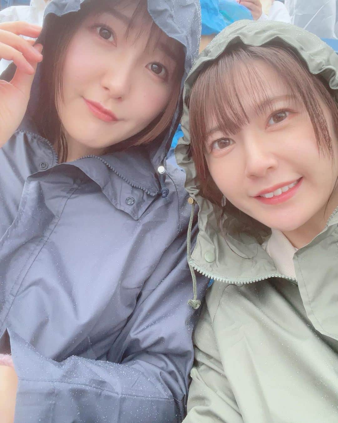 竹達彩奈のインスタグラム：「sumika 10th Anniversary Live  『Ten to Ten to 10』 がっきゅと一緒に行ってきました！  大きな愛が込められたライブでした☺️ とにかくすきって気持ちは ずっとずっと変わらない！  だいすきなギターヒーロー。 だいすきなsumika。  寝ても　醒めても それだけ！」