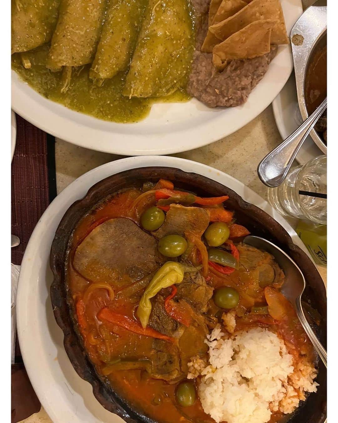 journaleatripのインスタグラム：「local cuisine  その土地の料理をたべ 歴史をたどり また料理を食べる 少しずつその土地を感じ身体に入ってくる。  しかし何といっても最高だったのは友人 ちぃちゃんのさりげない料理！ その人のルーツとその土地の郷土料理の融合。 こうして家庭料理が生まれるのだな。  心より有難う！！」