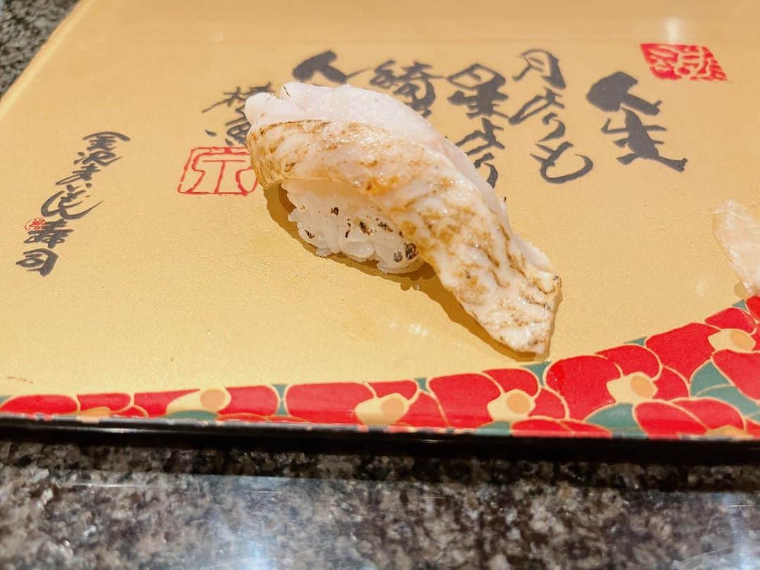 ちなり（高橋知成）さんのインスタグラム写真 - (ちなり（高橋知成）Instagram)「ハシゴしてあの有名な金沢まいもん寿司！正直昨日のお寿司よりクオリティ高かった🤫人生1うまかった😭💕シャリが舌の上でほろっととろけてネタの鮮度も抜群。さすが名店。  #金沢旅行 #金沢まいもん寿司」5月16日 13時32分 - chinarileah