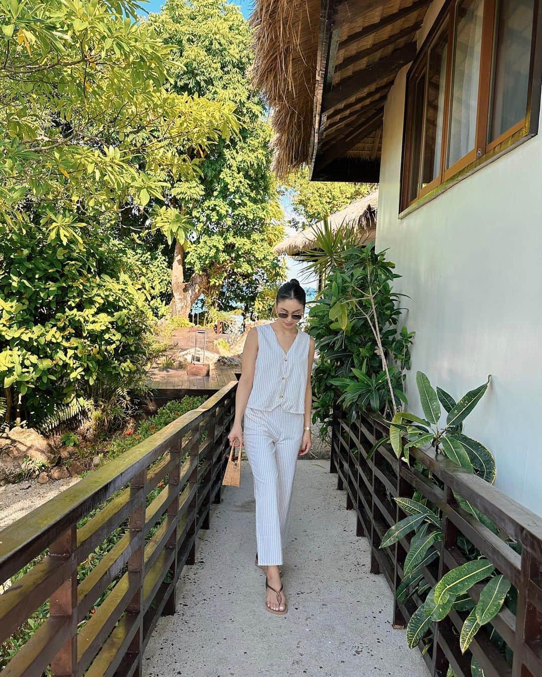 ジュリア バレットのインスタグラム：「Where should we go next? There’s still so much to see here 🇵🇭 Send your recommendations below ⬇️ @jujuonthegotv #WhereJuWeGoNext?」