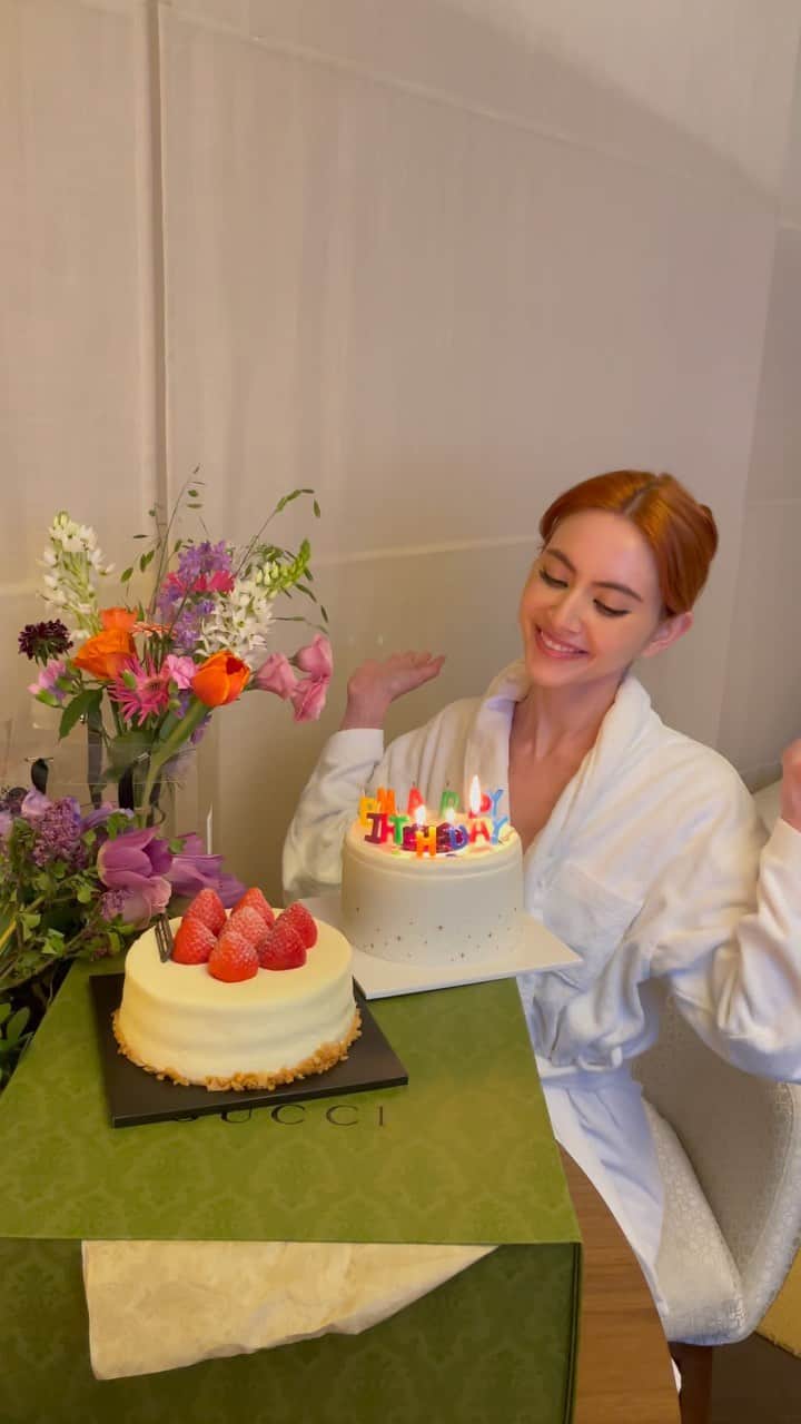 マイ・ダーウィカーのインスタグラム：「🎂」