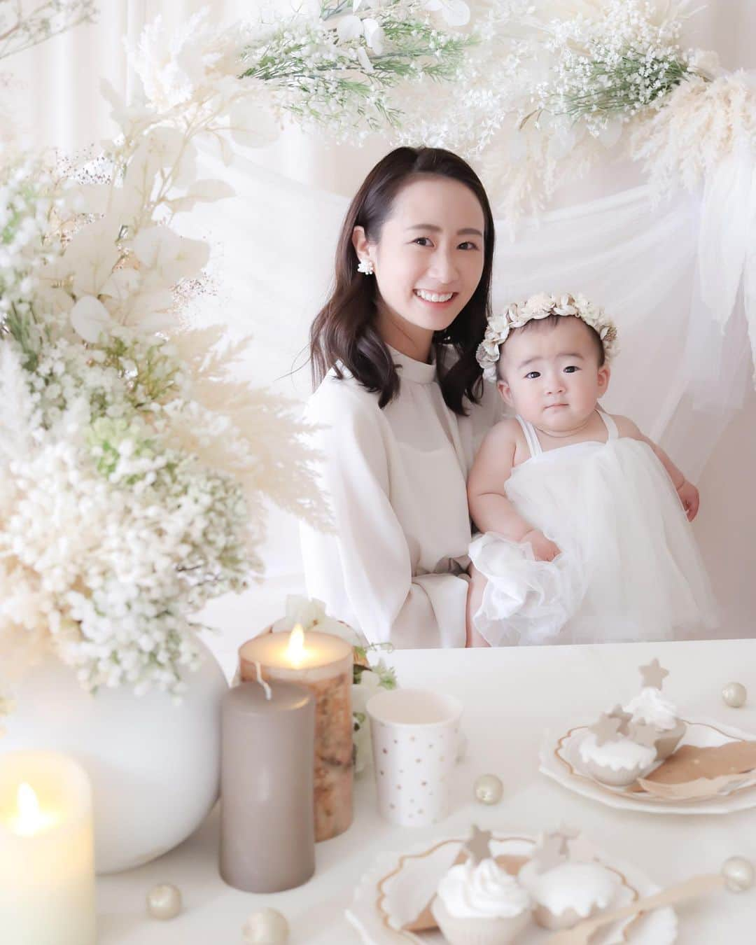 筒井萌子さんのインスタグラム写真 - (筒井萌子Instagram)「✔︎6月PLAN 　hydrangea/baby’s breath 撮影会  　✔︎Place 　池袋駅徒歩約5分 　(参加者のみ詳しい会場住所をお知らせしてるみたいです)  　(Weekday) 　6/6,8,12,13 　10:00~13:00  　(Weekend) 　6/17(sat) 　10:00~15:00  　ご予約は、 　@littlestar.mn 様のトップページURL〖 6月PLAN 〗 　からお申し込みが可能です𓅯 ⸒⸒  　┈┈┈┈┈┈┈ ❁ ❁ ❁ ┈┈┈┈┈┈┈┈  　こちらのお写真は、 　-baby’s breath - のブースです𓍯  　前回は1人座りがまだできなかったのでバンボを 　お借りしてお座りショットを撮って頂きました！ 　今回はお座りを習得していたので1人で⌣̈⃝♡⌣̈⃝♡ ‎  　成長も感じられて嬉しかったです𓍯  　┈┈┈┈┈┈┈ ❁ ❁ ❁ ┈┈┈┈┈┈┈┈  　#プレママ #初節句 #baby #令和4年ベビー　 　#令和5年ベビー #第一子 #第二子 #育児日記 　#子育て日記 #ニューボーンフォト #バースデー　 　#newbornphotography #お食い初め #生後100日 　#女の子ベビー #男の子ベビー #ハーフバースデー 　#東京ママと繋がりたい #神奈川ママと繋がりたい  　#生後7ヶ月 #フォトブース #赤ちゃんフォト」5月16日 13時47分 - tsutsui.moeko.o