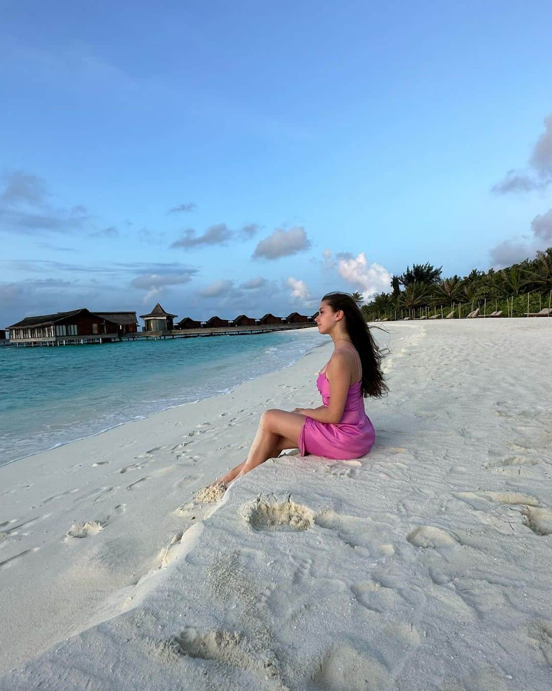 カミラ・ワリエワさんのインスタグラム写真 - (カミラ・ワリエワInstagram)「Pink mood 💕  @grandparkkodhipparu  @maldivianacom   #grandparkkodhipparu #maldiviana #pink #dress #pinkdress #sea #kamilavalieva #sunset #figureskating #закат #розовоеплатье」5月16日 14時24分 - kamilavalieva26