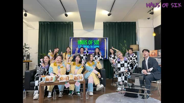 キム・ジウのインスタグラム：「. . . Haus of Six를 준비하는 왕비들의 비하인드!!! 쥬블린이 살짝 편집한 버전으로~~~ 지금 공개합니다아아아!!! . . 도움주신 황조교님 (@hwangjogyo_musical) 위글위글(@wigglewiggle.official) 컴퍼니 엠 감사합니다!!!!!!!」