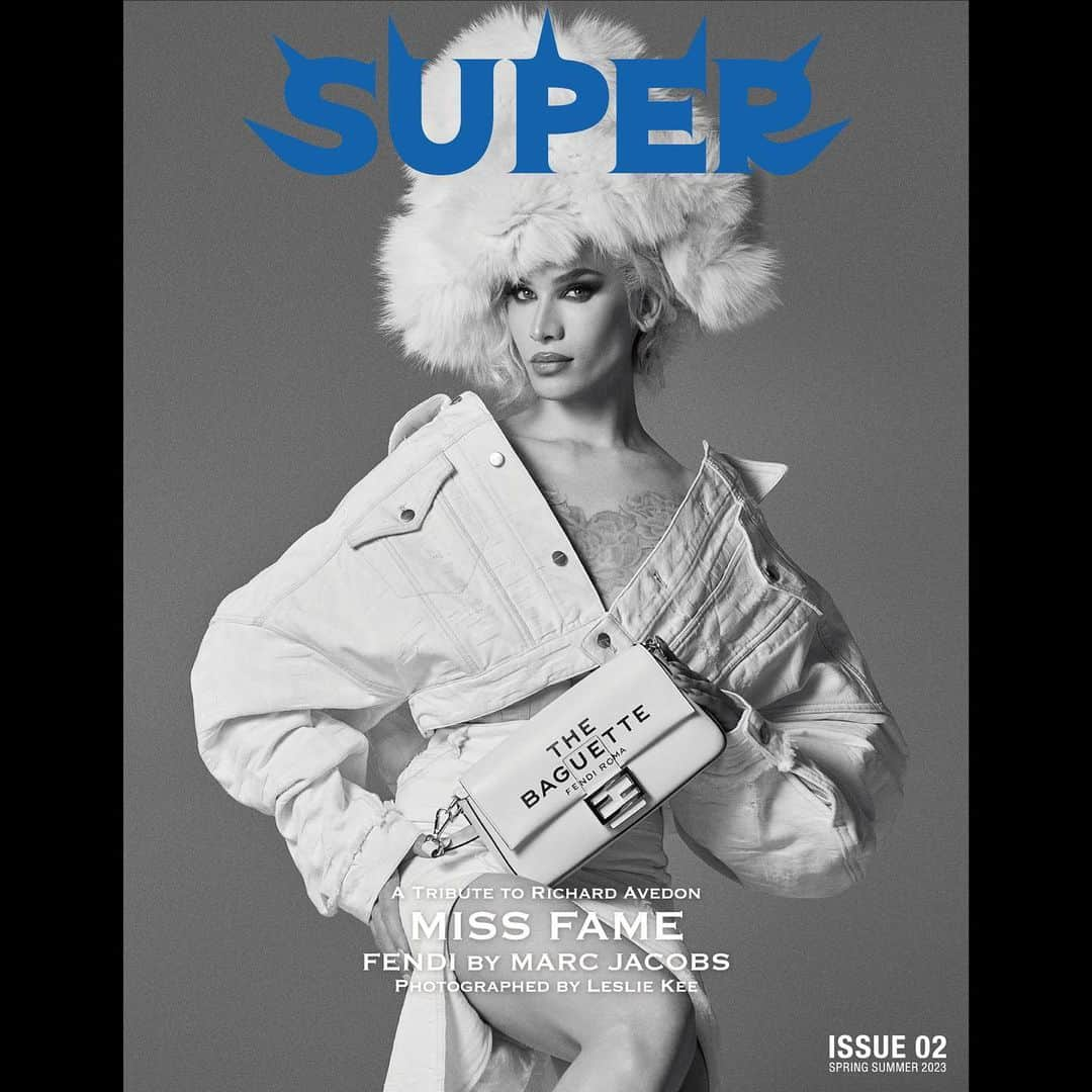 レスリー・キーさんのインスタグラム写真 - (レスリー・キーInstagram)「Super Magazine @supermagazinenyc  ★ 2023SS issue 02★  「A Tribute to Richard Avedon」 Celebrating on 15 May 2023, the 100th Birthday of legendary photographer Richard Avedon !  @avedonfoundation #richardavedon #avedon100 #superavedon #supermagazinenyc #lesliekee   MISS FAME @missfamenyc   Photographed by @lesliekeesuper  Styling by @laurentdombrowicz  Hair by @parizhair  Makeup by @missfamenyc  Photo Assistant @edwardkwendt  Styling Assistant Julian Desouvigny Photo Retouching by Fight Club Location : @studio.labriquerouge  Special thanks :  @donatbarraultstephens @suprememgmt  Wardrobe : @fendi @themarcjacobs   @x8_gallery @asahi_fashion #missfame #rupaulsdragrace #fendi #marcjacobs #fendibymarcjacobs #fendibaguette」5月16日 14時52分 - lesliekeesuper