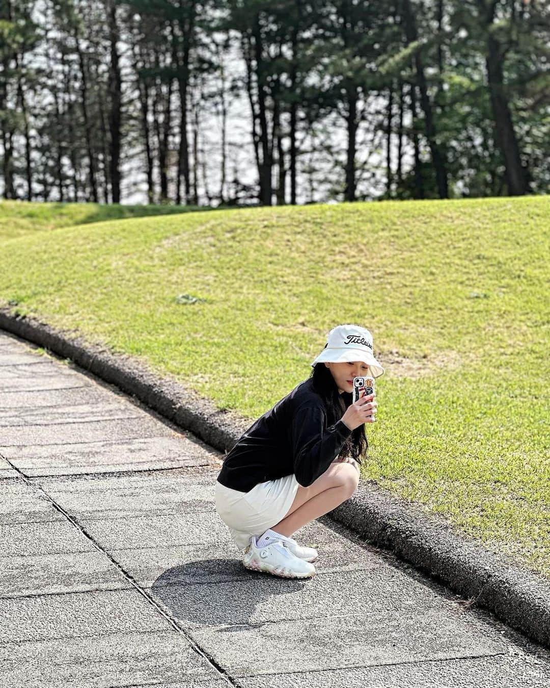 Ni Daのインスタグラム：「공 굴러가유 🤦🏻‍♀️🎳」