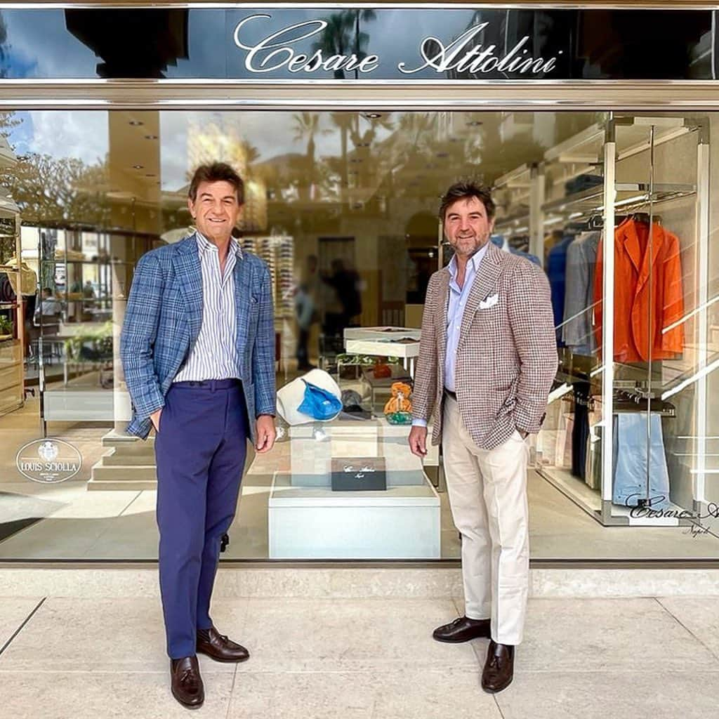 チェザーレ アットリーニのインスタグラム：「Massimiliano and Giuseppe Attolini are proud and sincerely happy to announce the opening of a new Cesare Attolini flagship boutique, in Montecarlo, 25 Avenue de la Costa. Finally, our authentic timeless elegance has arrived in town.  #CesareAttolini #CesareAttoliniNapoli #TimelessElegance #bespoke #Montecarlo #PrincipatoDiMonaco #Monaco #sartoria」