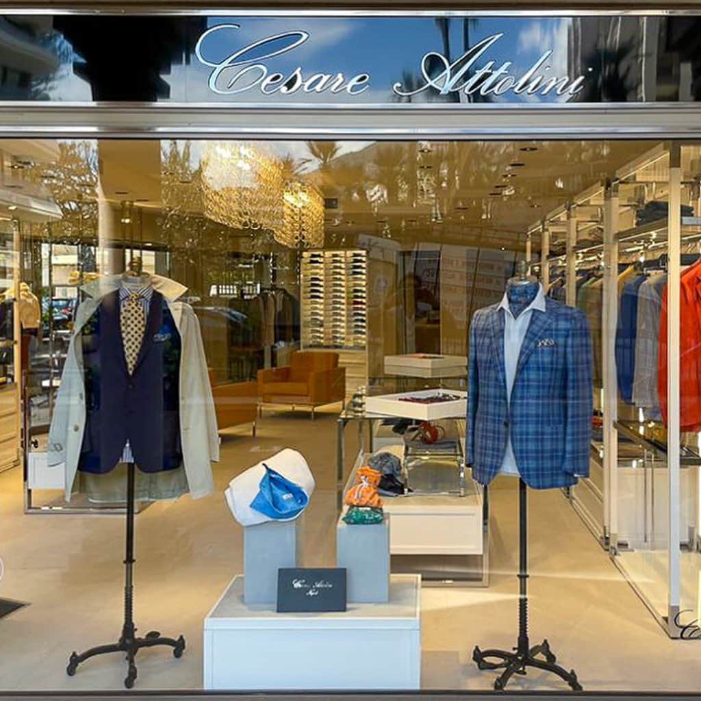 チェザーレ アットリーニさんのインスタグラム写真 - (チェザーレ アットリーニInstagram)「Massimiliano and Giuseppe Attolini are proud and sincerely happy to announce the opening of a new Cesare Attolini flagship boutique, in Montecarlo, 25 Avenue de la Costa. Finally, our authentic timeless elegance has arrived in town.  #CesareAttolini #CesareAttoliniNapoli #TimelessElegance #bespoke #Montecarlo #PrincipatoDiMonaco #Monaco #sartoria」5月17日 2時21分 - cesareattolininapoli