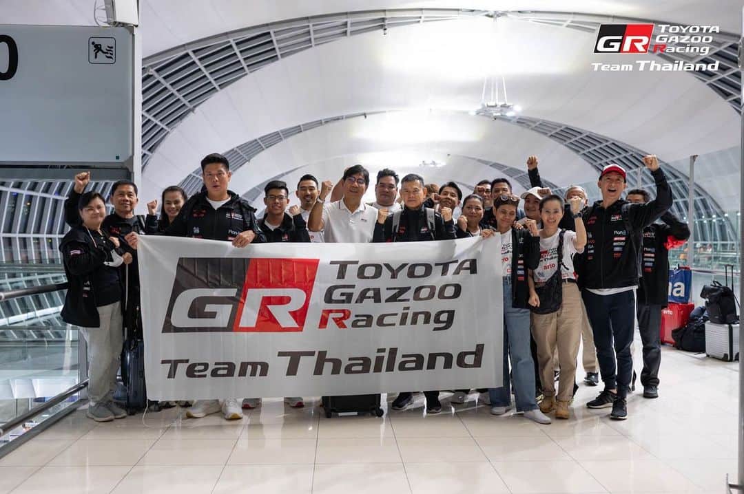 Toyota team thailandさんのインスタグラム写真 - (Toyota team thailandInstagram)「🇹🇭🚗❤️ส่งกำลังใจให้ทีมไทย หนึ่งเดียวในการแข่งขันรถยนต์ระดับโลก TGRTT กับการเดินทางไปป้องกันแชมป์โลกสมัยที่ 4 รายการมาราธอนสุดโหด 24 ชั่วโมง 51th ADAC 24h Race Nürburgring วันที่ 18-21 พฤษภาคมนี้ Nürburgring สนามแข่งขันในตำนานตั้งอยู่ที่เมืองนูร์เบอร์ก ประเทศเยอรมนี ที่นักแข่งและทีมแข่งรถยนต์ทั่วโลกอยากจะไปสัมผัสประสบการณ์ความท้าทาย ความหฤโหดและอันตรายเป็นอันดับต้นๆ ของโลก กับความยาวสนามกว่า 25 กม. 73 โค้ง  กับการครบรอบ 10 ปี ของทีมกับการเดินทางไปลงแข่งขันในสนาม Nürburgring สร้างผลงานและชื่อเสียงมากมายให้กับประเทศ ยกระดับวงการมอเตอร์สปอร์ตไทยให้เป็นที่รู้จักในระดับโลก TGRTT จะใช้รถ TOYOTA Corolla Altis GR Sports 2 คัน หมายเลข 119 ขับโดย arto, MadCow, Man, Ton และ 120 ขับโดย Jum, Hong, Kawamura ที่ในปีนี้จะมีทีมร่วมลงแข่งขัย 136 ทีมด้วยกัน ร่วมเป็นส่วนหนึ่งในความสำเร็จของคนไทยในวงการมอเตอร์สปอร์ตระดับโลก🇹🇭  #มาราธอน #แข่งรถ #รถแข่ง #เยอรมนี #Nürburgring #TheGreenHell #GazooRacing」5月17日 1時35分 - toyotagazooracingteamthailand