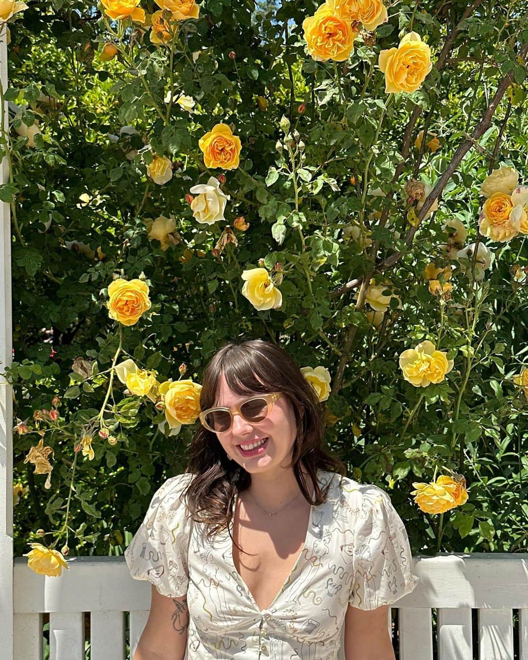 Arden Roseさんのインスタグラム写真 - (Arden RoseInstagram)「Rose Garden… Arden Rose… something’s there alright I’m just too lazy to figure it out. Caption recommendations welcome!」5月17日 2時10分 - ardenrose