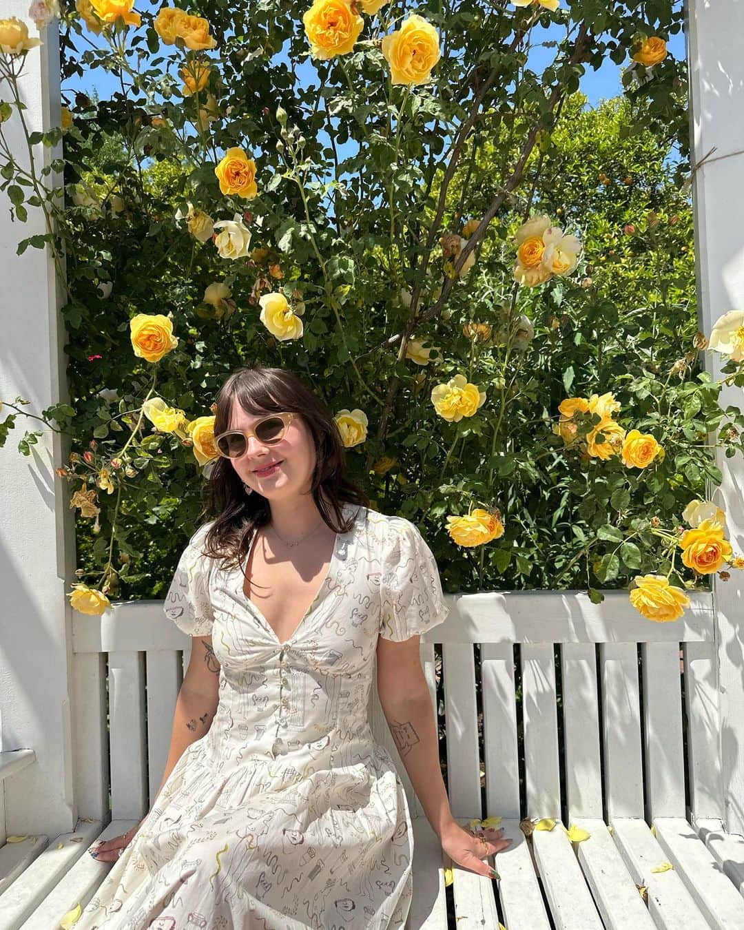 Arden Roseのインスタグラム：「Rose Garden… Arden Rose… something’s there alright I’m just too lazy to figure it out. Caption recommendations welcome!」
