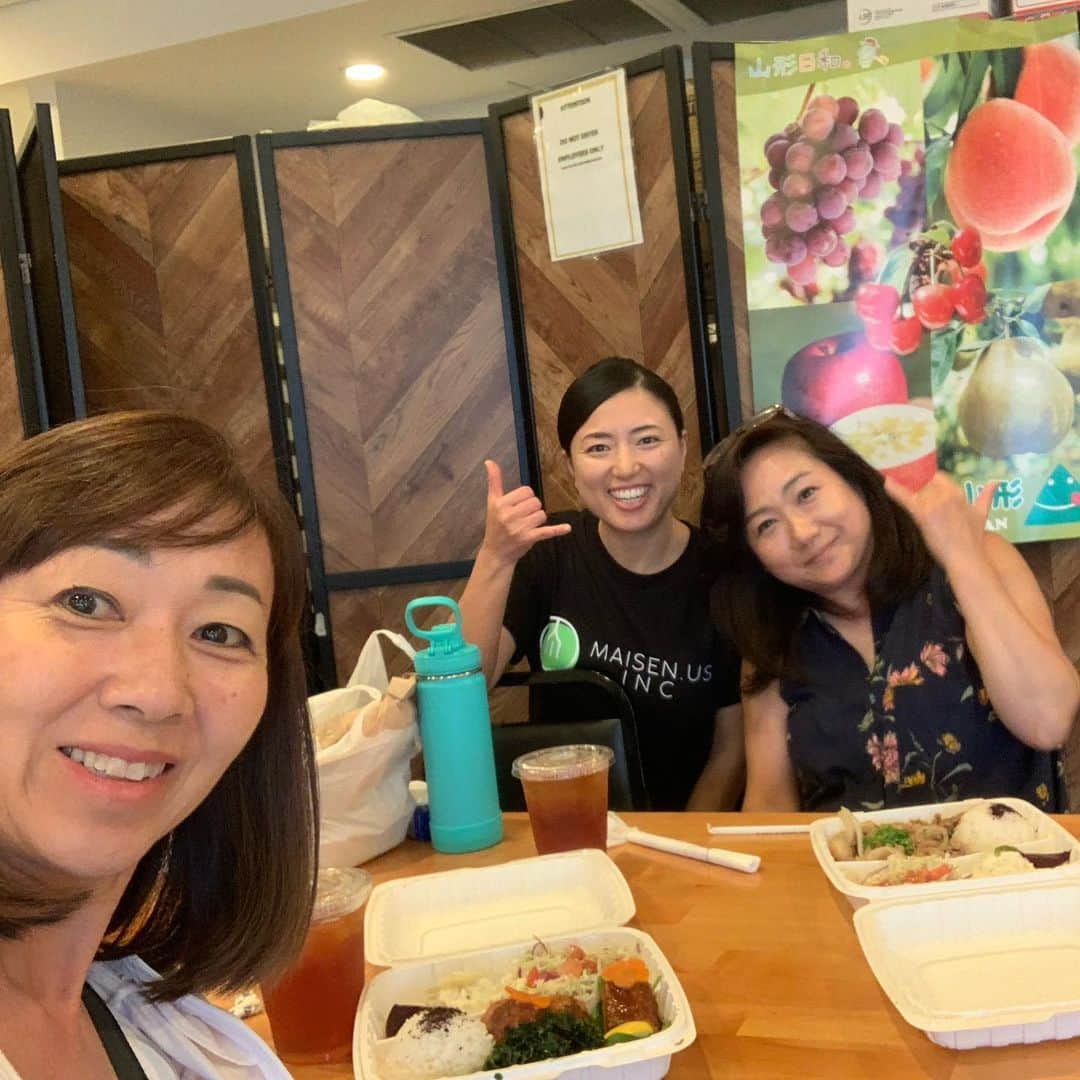 飯島寛子のインスタグラム：「@dellskitchenandbakery のシーフードコロッケ好きでよく選びます！サクサクとDinner  #デルズキッチンアンドベーカリー  #ハワイグルメ」