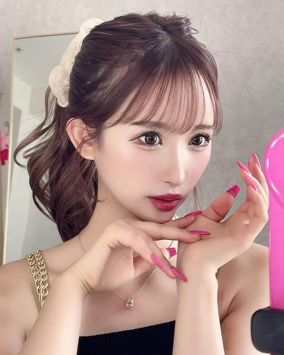 伊藤桃々さんのインスタグラム写真 - (伊藤桃々Instagram)「newnail🎀💕💓💗  久しぶりのワンカラー🐰」5月16日 17時45分 - __peachstagram__