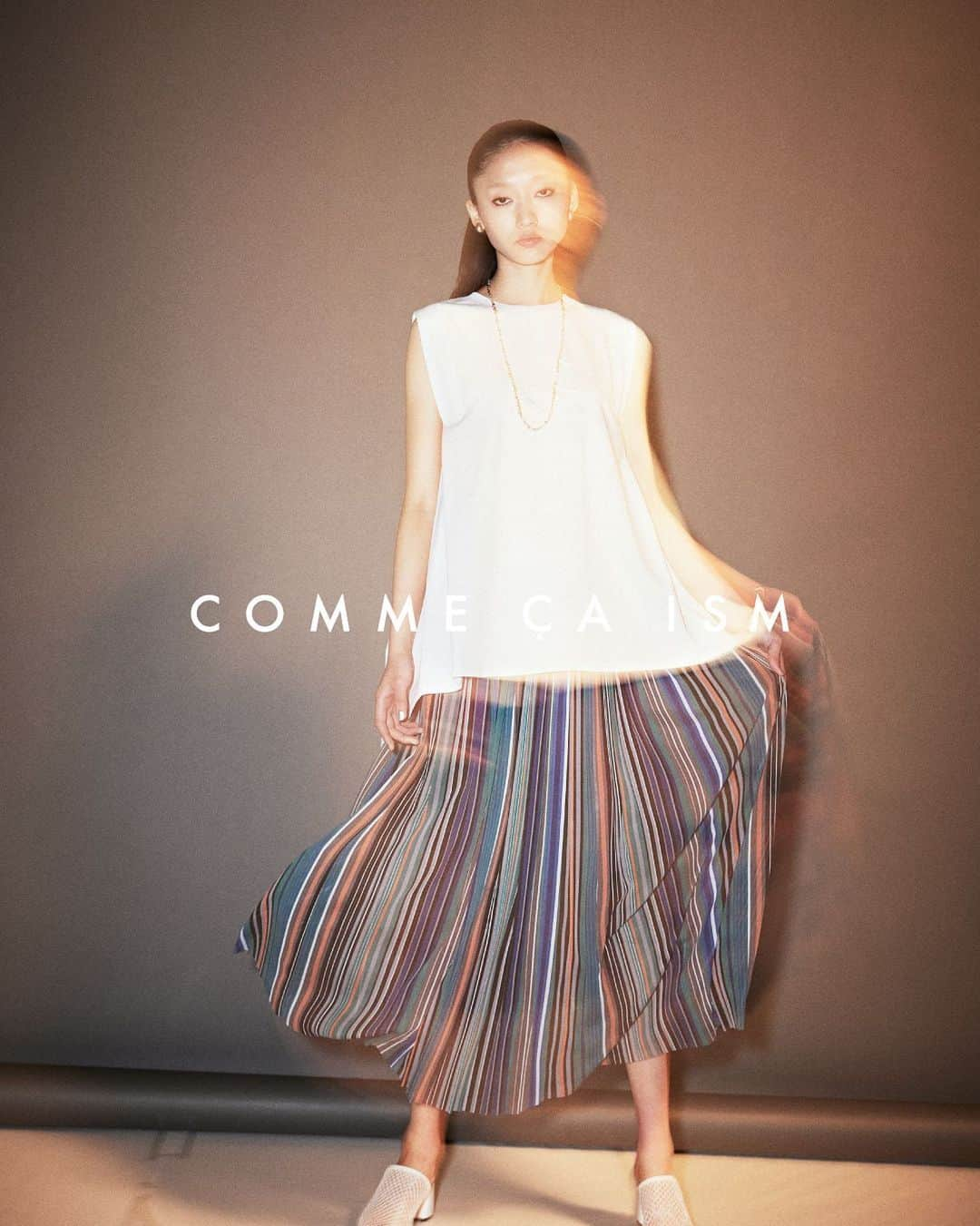 COMME CA ISMさんのインスタグラム写真 - (COMME CA ISMInstagram)「#commecaism #コムサイズム #ファッション #ファッションコーデ #レディースファッション #レディースコーデ #スカートコーデ #スカート @commecaism_official」5月16日 18時04分 - commecaism_official