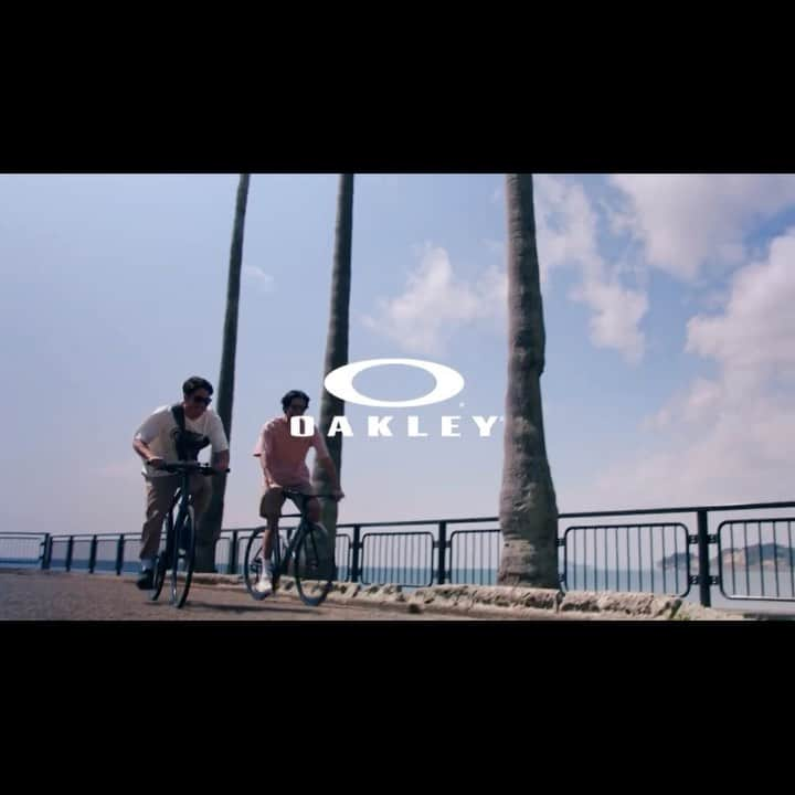 大須賀崇のインスタグラム：「OAKLEY BORDERLESS COLLECTION  楽しさが溢れてるmovie😎 with @jeff.cheney 🏄‍♂️  Thank you @oakleyjapan and wonderful team ✨  direction @kenando0516  photo by Bluce  #oakley  #oakleysunglasses  #オークリー #sportsalpen  #sportsdepo」