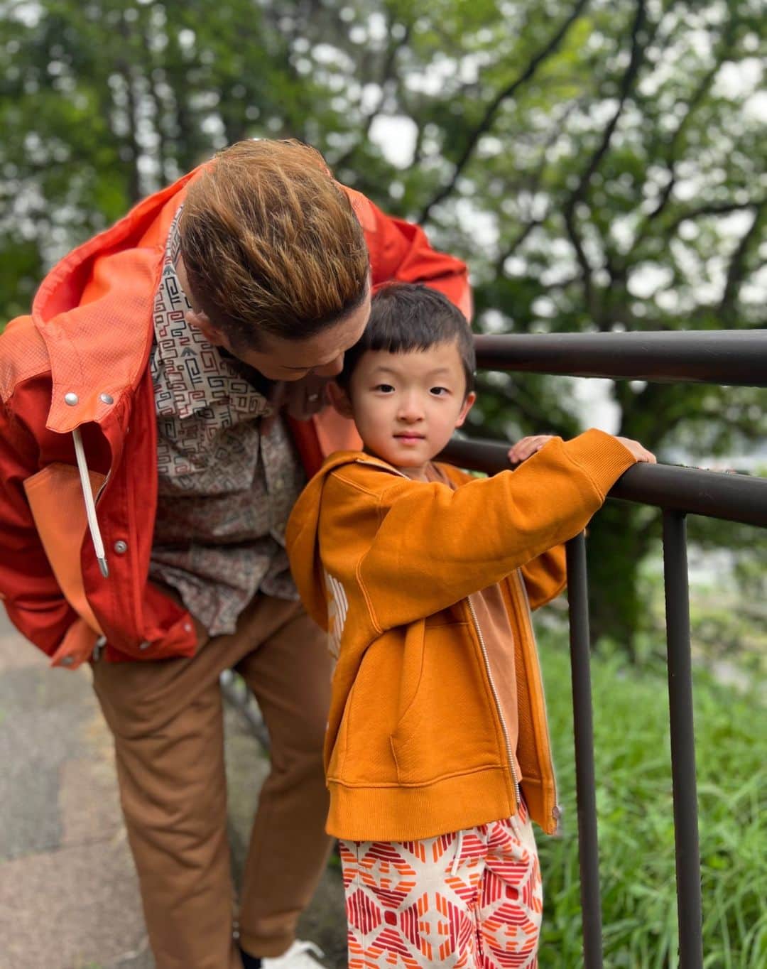 中村獅童さんのインスタグラム写真 - (中村獅童Instagram)「男2人旅。  #EAsustainable #EAJunior #名古屋タカシマヤ #陽喜 #獅童  明日5月17日～30日まで、エンポリオ アルマーニ ジュニア ジェイアール名古屋タカシマヤ店でポップアップストアも開催しているそうです。」5月16日 18時35分 - shido_nakamura