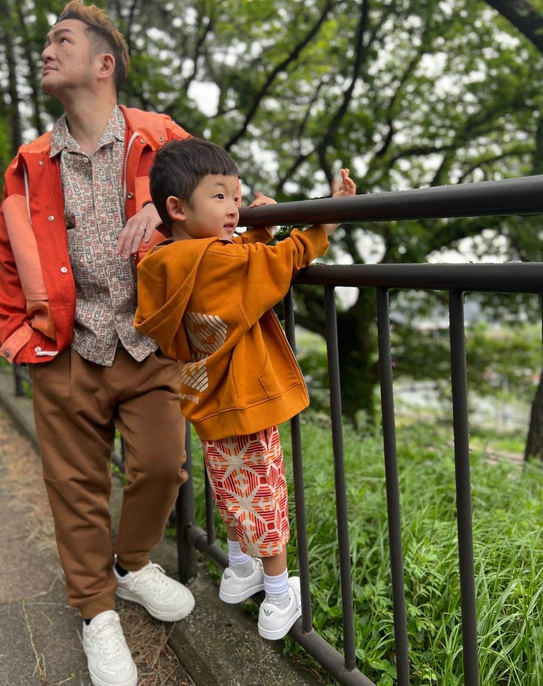 中村獅童さんのインスタグラム写真 - (中村獅童Instagram)「男2人旅。  #EAsustainable #EAJunior #名古屋タカシマヤ #陽喜 #獅童  明日5月17日～30日まで、エンポリオ アルマーニ ジュニア ジェイアール名古屋タカシマヤ店でポップアップストアも開催しているそうです。」5月16日 18時35分 - shido_nakamura