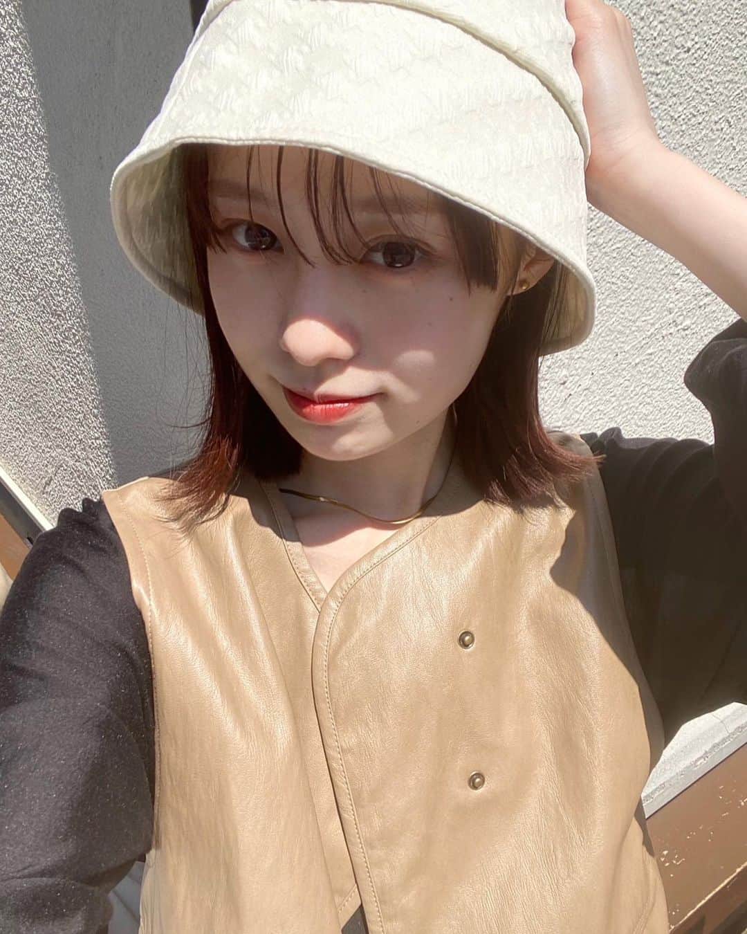 中村侑里さんのインスタグラム写真 - (中村侑里Instagram)「真夏みたいに、 日差しが強くて帽子が必須だった日🥵☀️  今後販売予定の @philme_official のバケハです🤍」5月16日 18時47分 - moo___pii