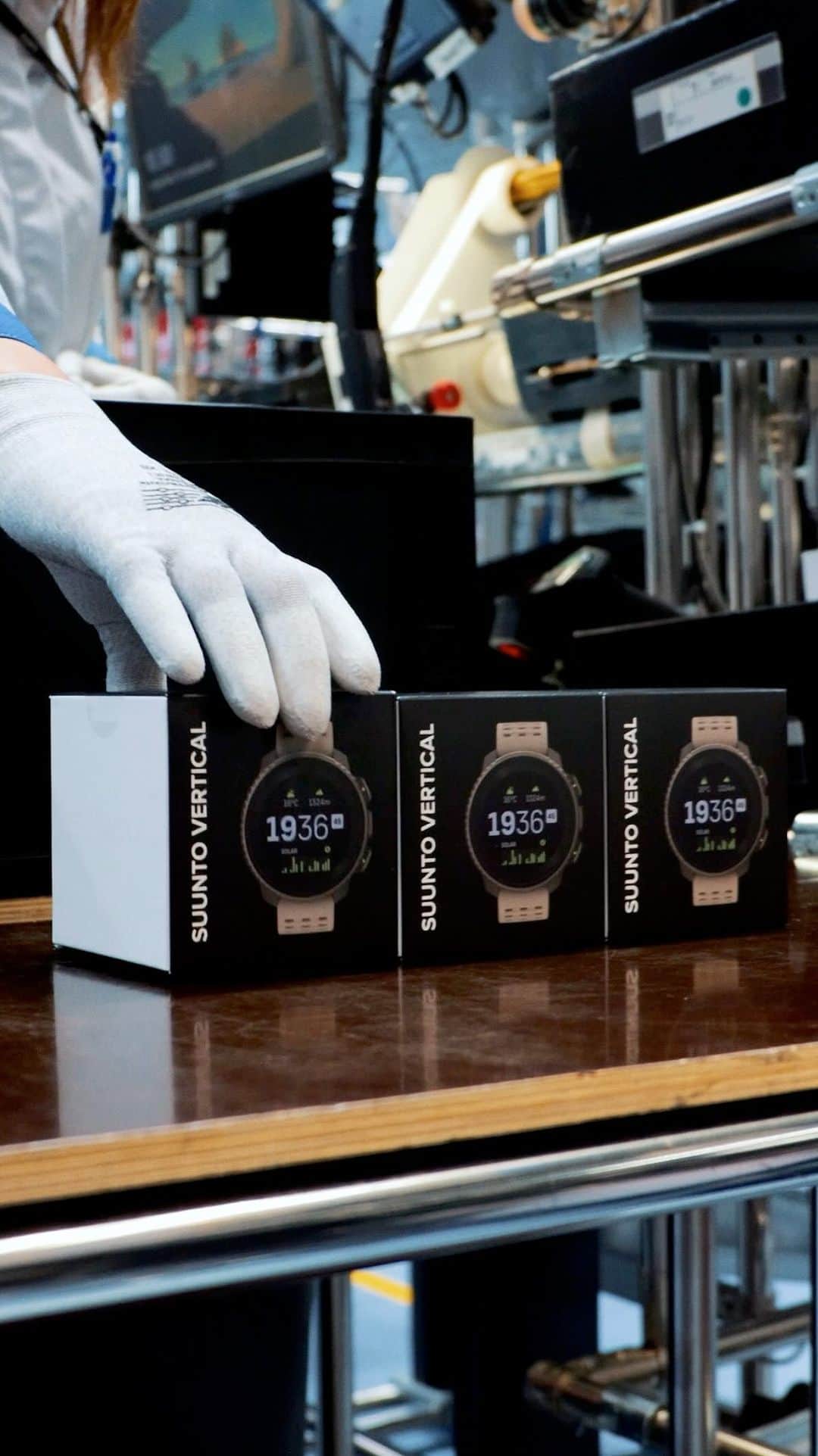 Suuntoのインスタグラム：「Choose a watch that is made in Finland! The new Suunto Vertical is now shipping from our own factory, where we make them using 100% renewable energy.  🔺Get yours at suunto.com or at select retailers!  #SuuntoVertical #Suunto #AdventureStartsHere」