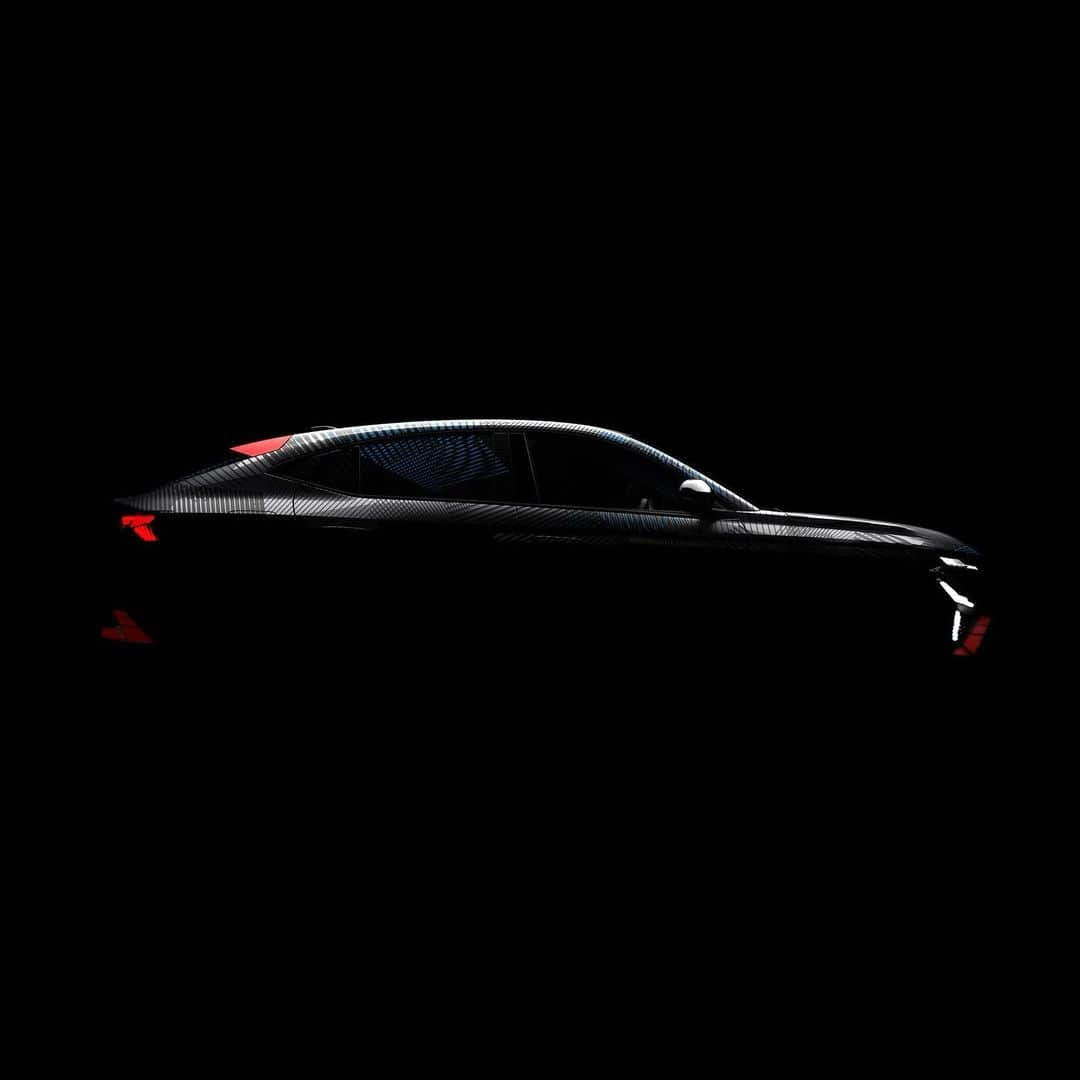 ルノーのインスタグラム：「Renault has unveiled the name of its future top-of-the-range coupe SUV: Rafale.  All-new Rafale is Renault’s next highlight and will boost its offensive in the D segment.  The name is inspired by Renault’s celebrated past in the air. ✈️」