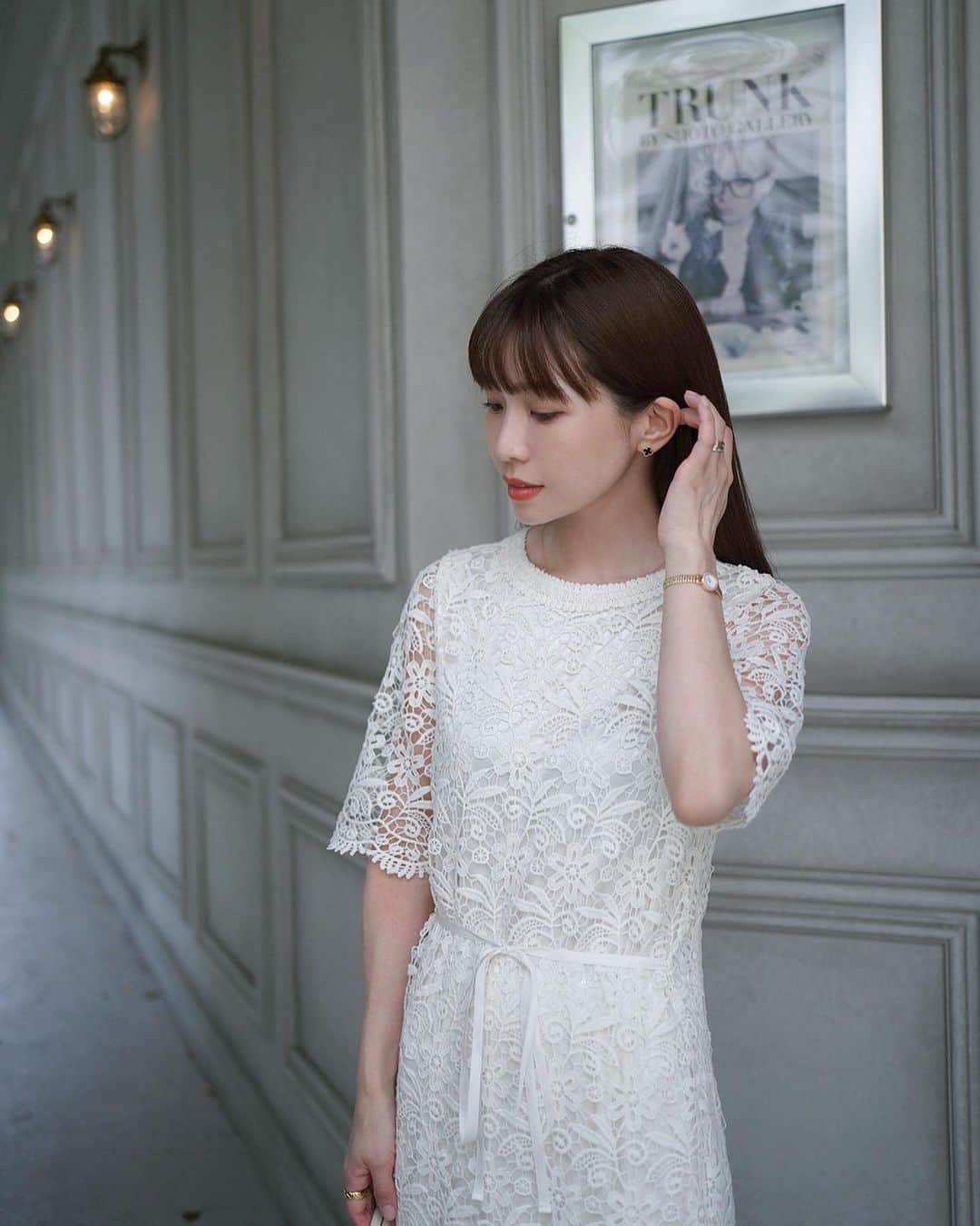 喜田彩子のインスタグラム：「​ ⁡ スタイルアップな綺麗めなレースワンピースを​ ギフティングしていただきました🤍💛​ ​ 先日、友人とホテルランチの予定があったので​ このワンピを着て行こうと楽しみに。​ ​ ⁡ 裾から覗くプリーツが個人的にとっても好きっ！！​ 気になる二の腕をカバーする袖丈は​ ジャケットインでも合わせやすい長さで◎​ ​ ウエストのサテンベルトは前後どちらで結んでも👍🏻✨​ ネイビーも可愛かったよ💙​ ​ ​ ONEPIECE... @amian_house  ​ ​ #pr #レースワンピース #アミアンハウス #fashion #outfit #ootd #coordinate #패션 #오오티디 #데일리룩 #코디스타그램 #악세사리 #오늘뭐입지 #좋아요 #156センチコーデ #sサイズコーデ #春コーデ #シンプルコーデ #ファッション #コーディネート #コーデ #ワンピースコーデ #ワンピース​」