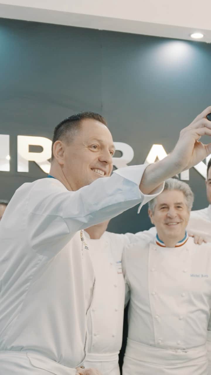 エールフランスのインスタグラム：「A look back at the 2023 edition of the #TasteOfParis festival. On this occasion, Air France has made your taste buds take off by the greatest chefs!」