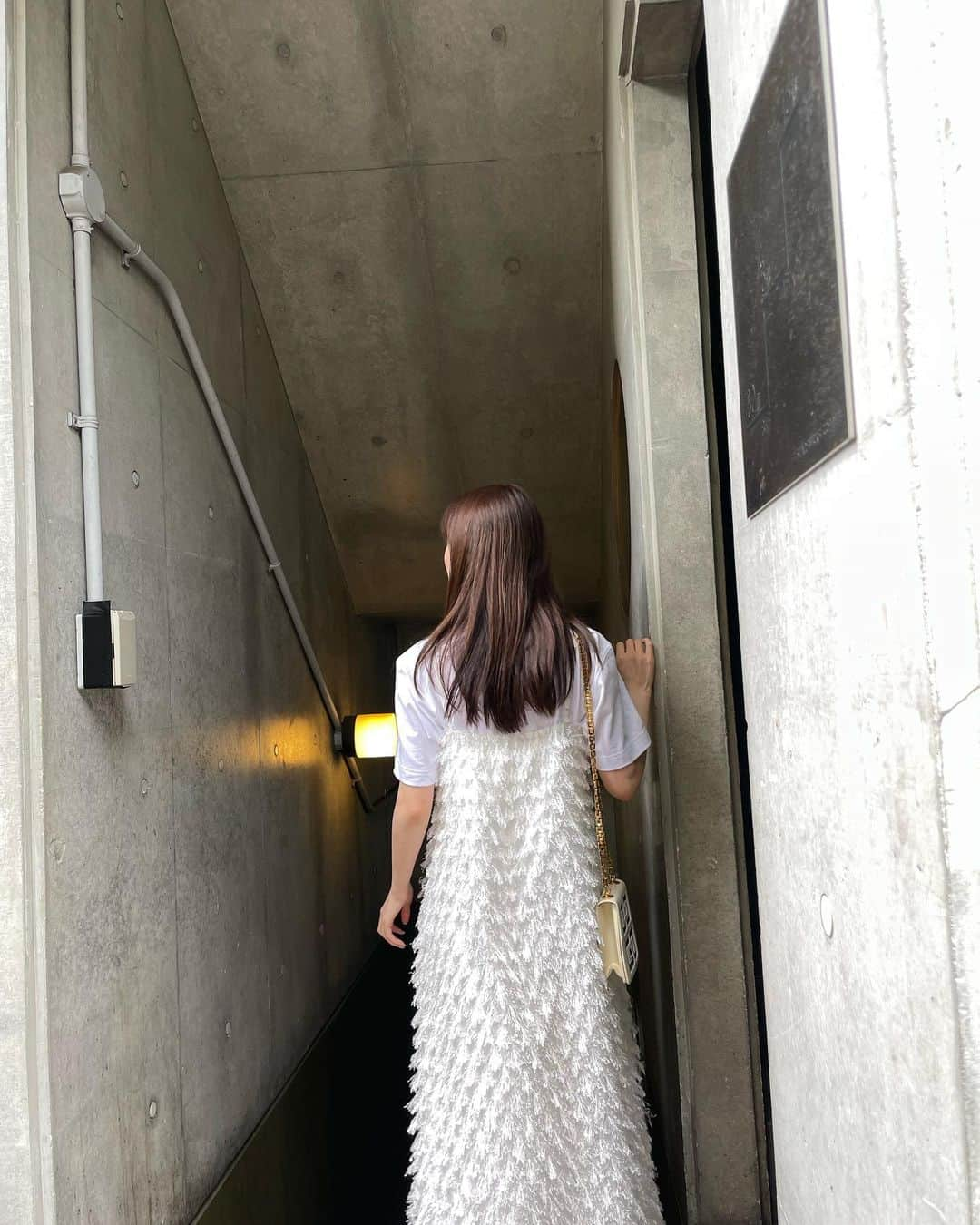 谷川菜奈さんのインスタグラム写真 - (谷川菜奈Instagram)「フリンジ🖤🖤 1枚でも、中にインナー着ても可愛い😚 op @leannofficial 5/25発売」5月16日 19時26分 - pechi.130