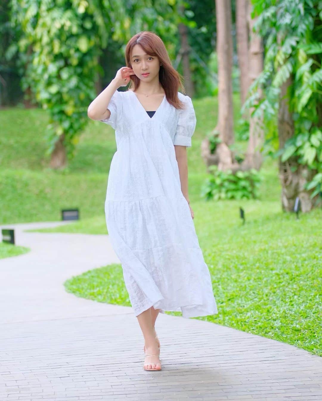 のインスタグラム：「Tiba tiba nemu foto lama, rambut panjang dan coklat😆👩🏻‍🦰」