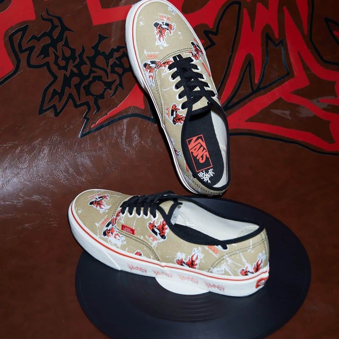 Vans Philippinesさんのインスタグラム写真 - (Vans PhilippinesInstagram)「Vans releases a collaboration with Okeh, an illustrator who has been actively influenced by the punk rock and skateboard art design of the 70s and 80s.  Grab a pair from any of the following Vans stores: Vans Glorietta 3, Vans Greenbelt 3, Vans SM Megamall and Vans Ayala Center Cebu  Of through Vans Philippines' Official Chat Store https://tinyurl.com/VansPhOfficialChatstore  #vansphilippines」5月16日 19時39分 - vansphilippines