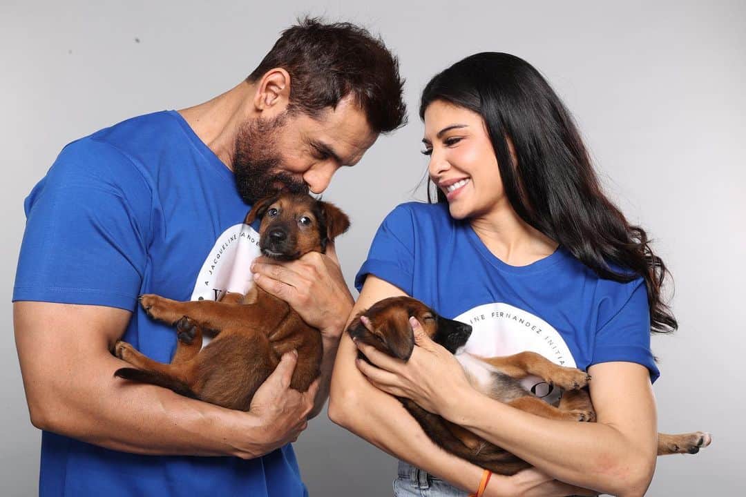 Jacqueline Fernandezのインスタグラム：「@jf.yolofoundation is so happy to have @thejohnabraham (thank you John!!) on board for Yolo for Animals!! An initiative to help stray animals with sterilisation and adoption! 🙏🙏 stay tuned for more updates on how you can help too!! 💙💙💙 thank you @mitalisboardandtrain for the cutest Zhandu and Rasgulla today, we have seriously fallen in love with them!!!」